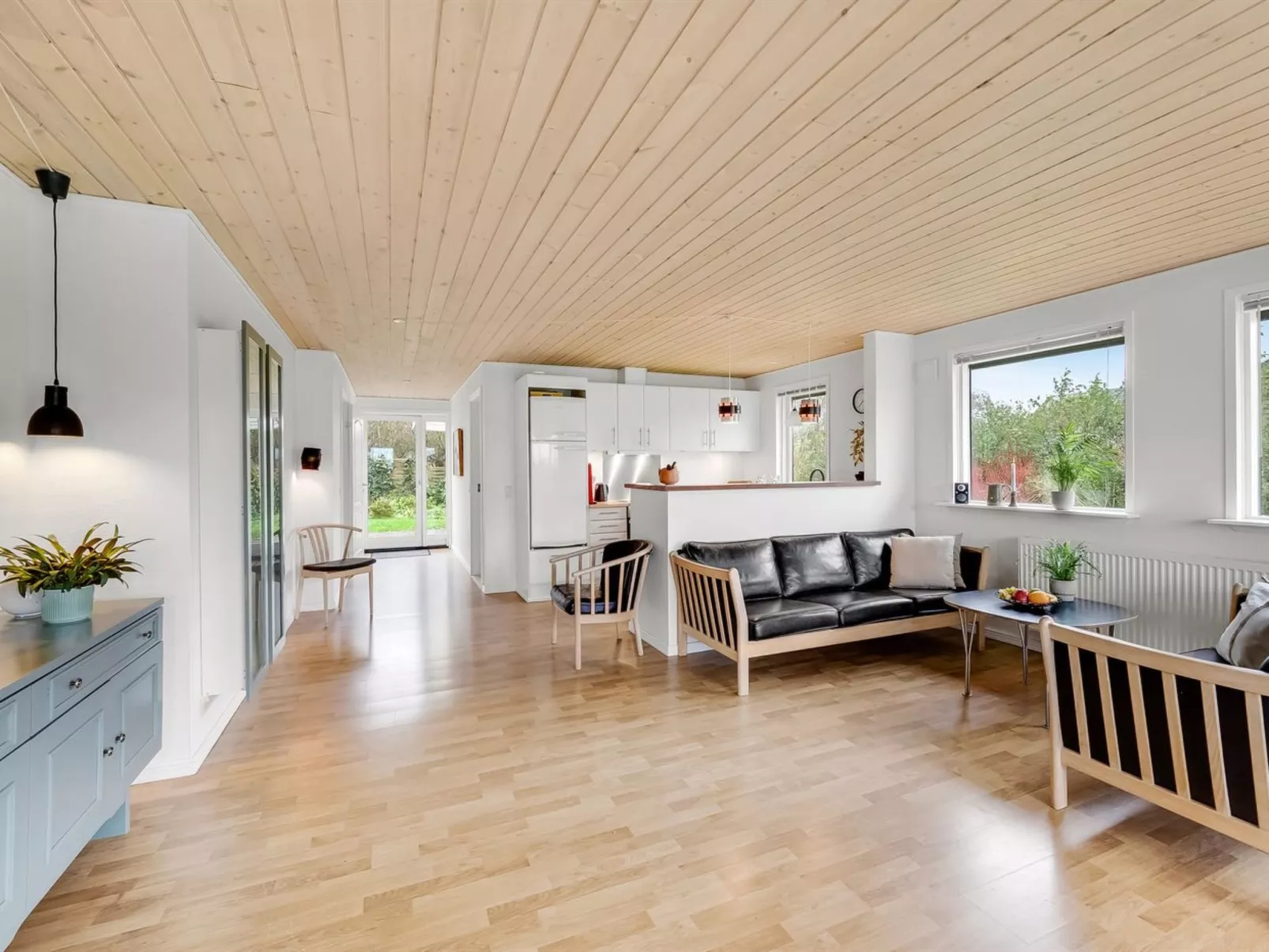 "Ensio" - 300m to the fjord-Inside