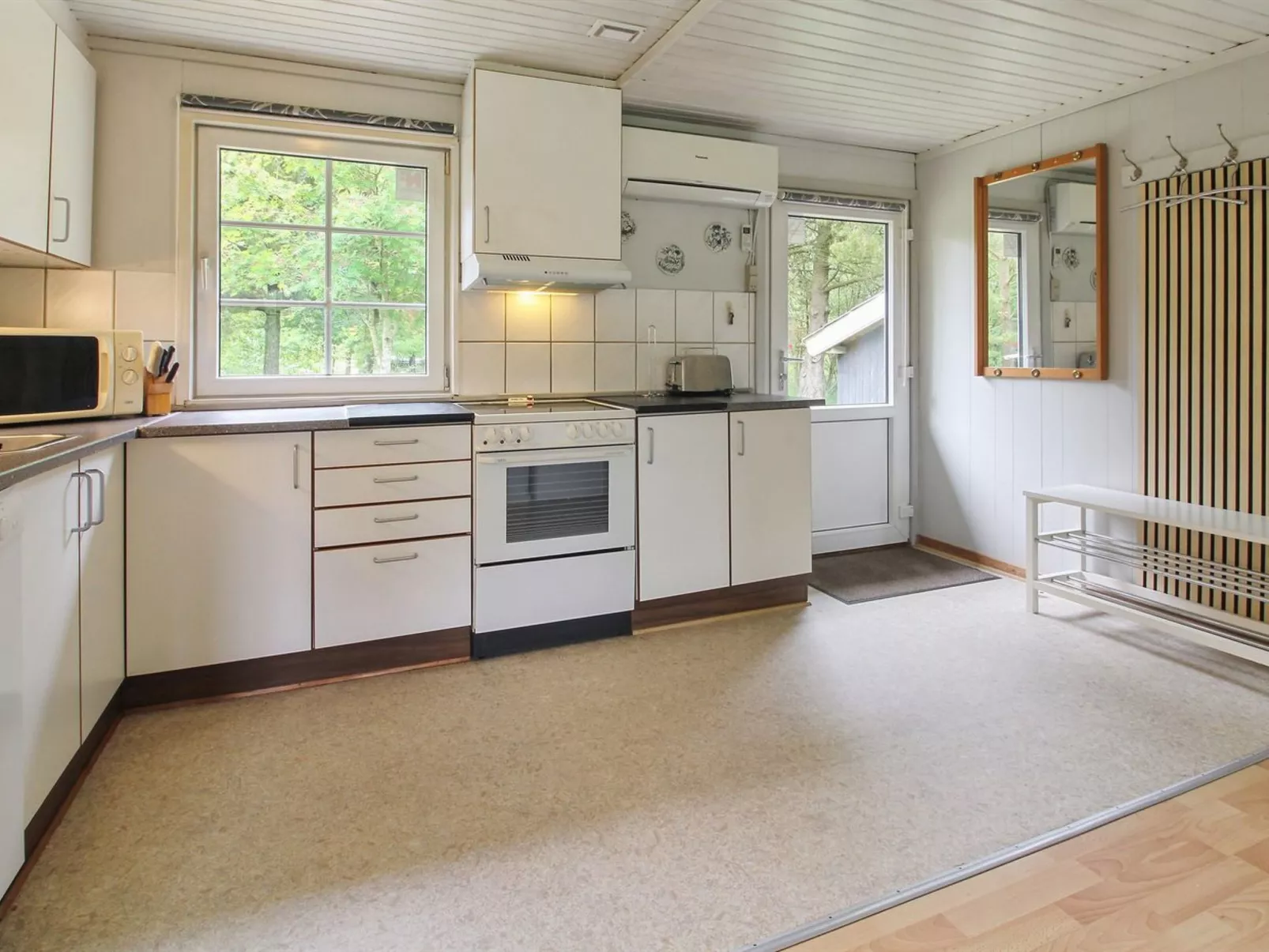 "Ylvi" - 2.8km from the sea-Dedans