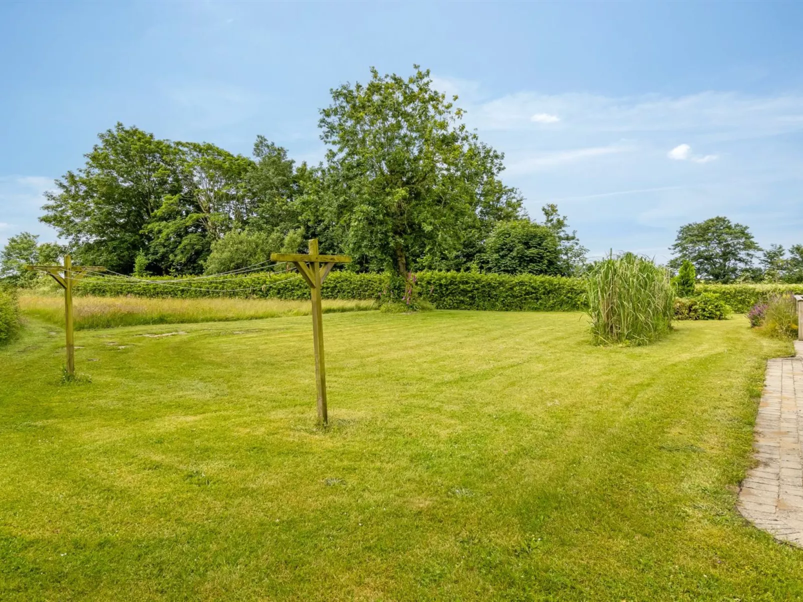 "Thrine" - 24km from the sea-Dehors