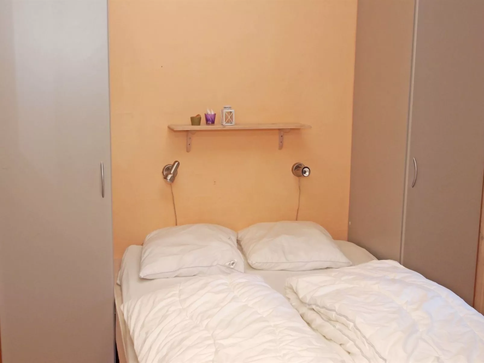 "Unto" - 100m from the sea-Dedans