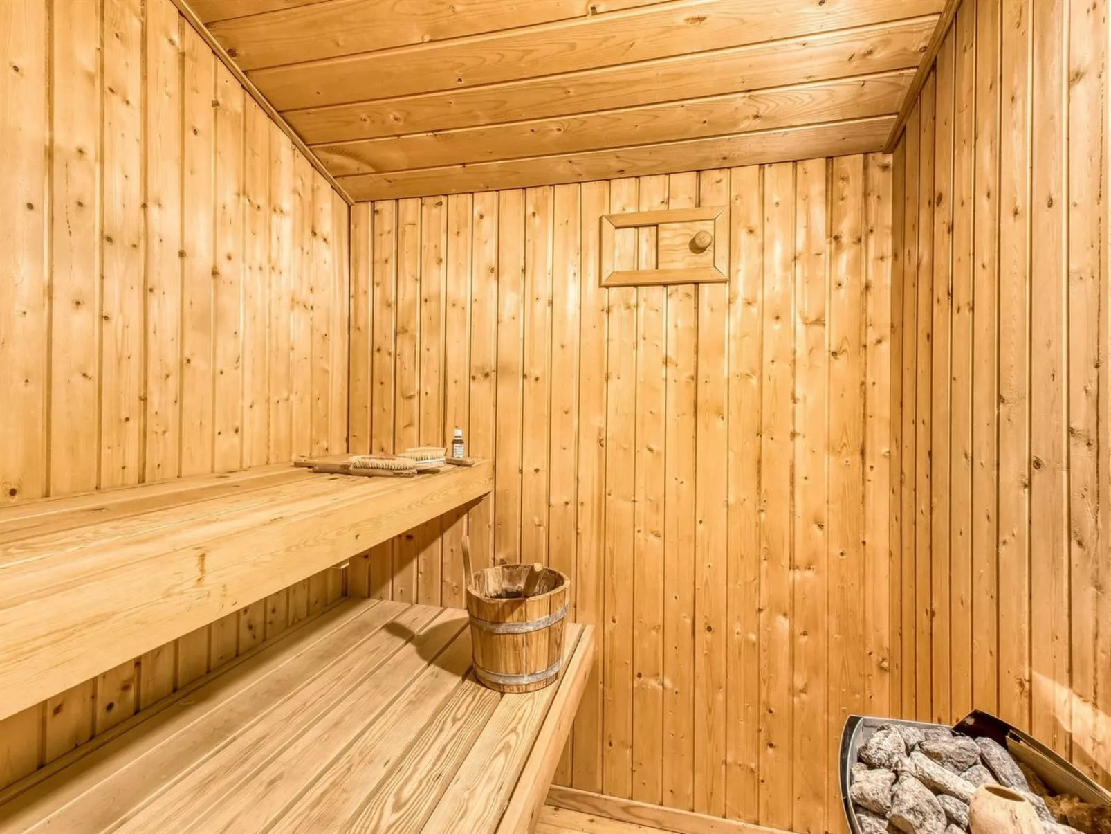 "Elpida" - 2km from the sea-Drinnen