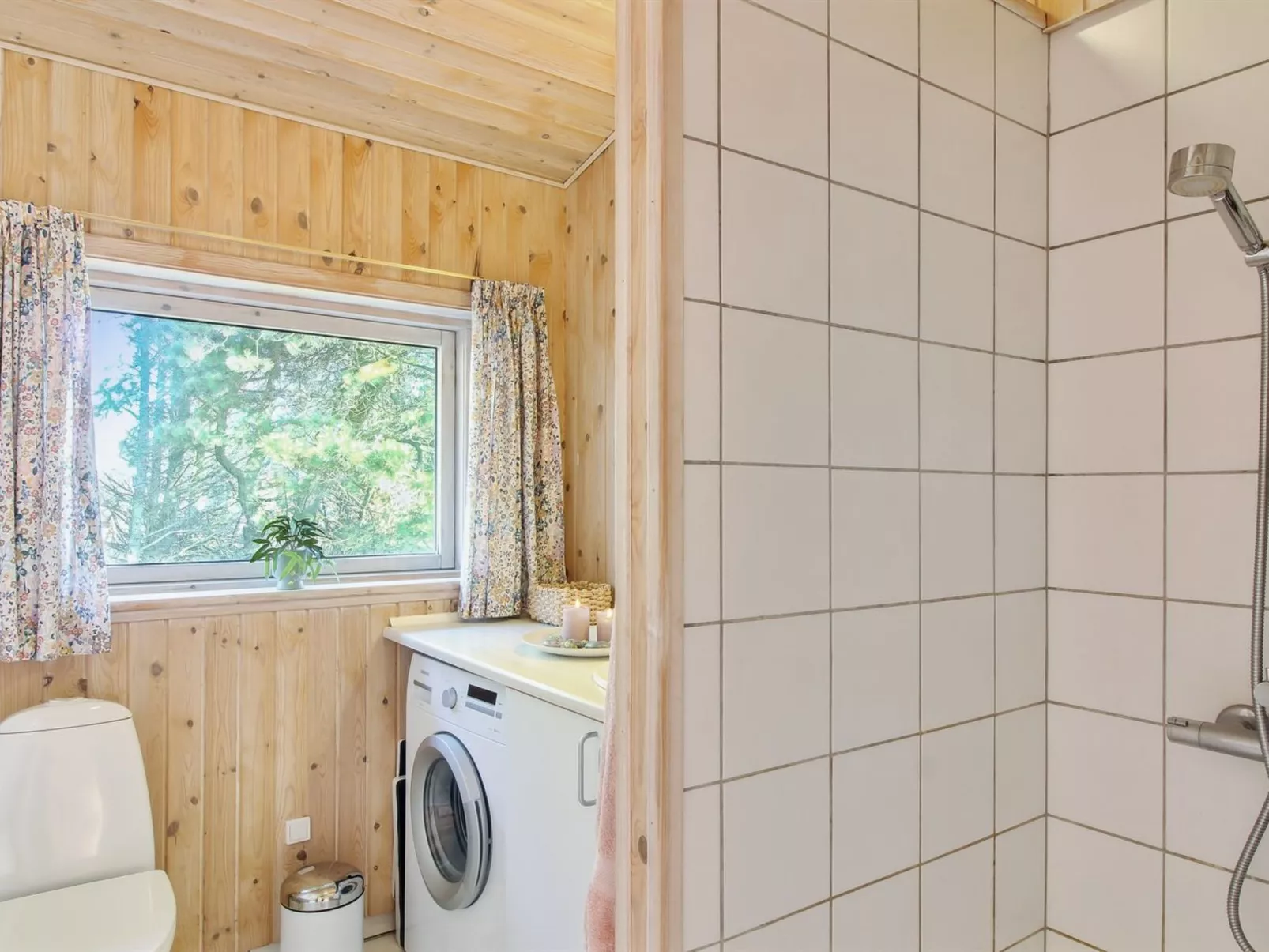 "Tuukka" - 350m from the sea-Drinnen