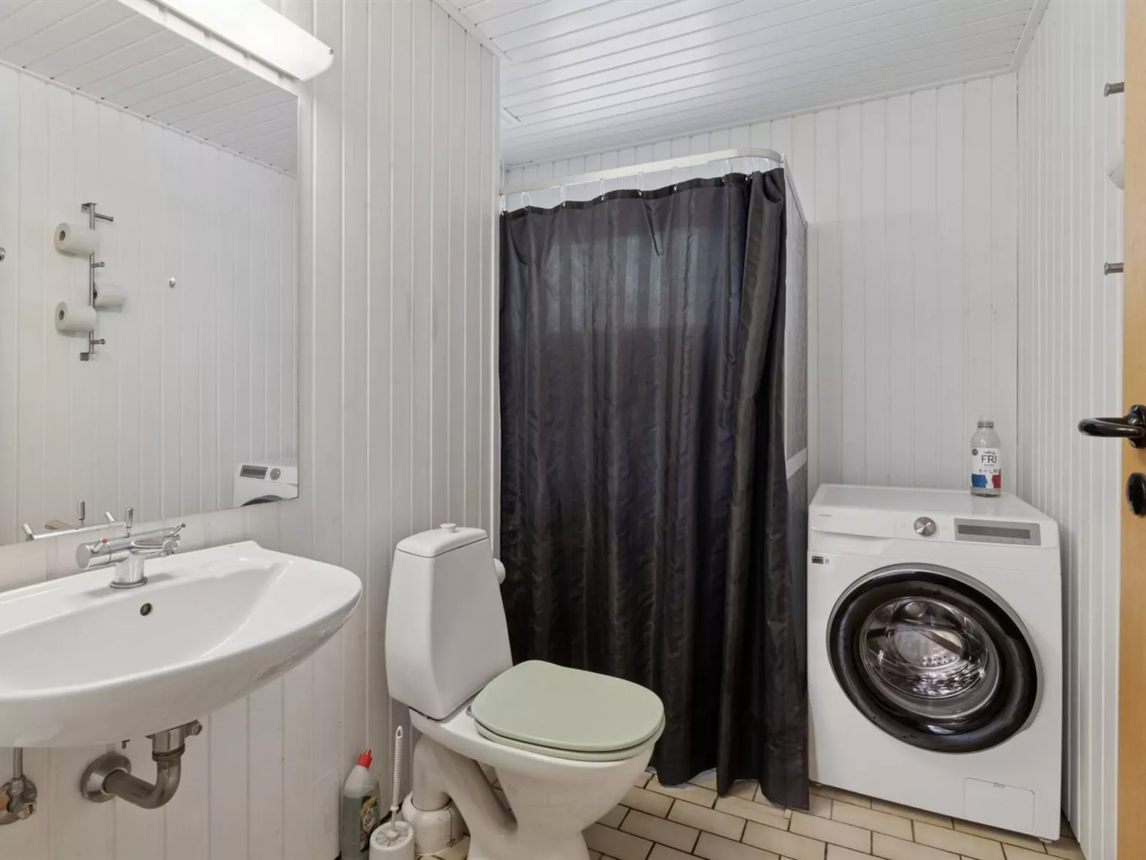 "Clementine" - 1.2km from the sea-Inside