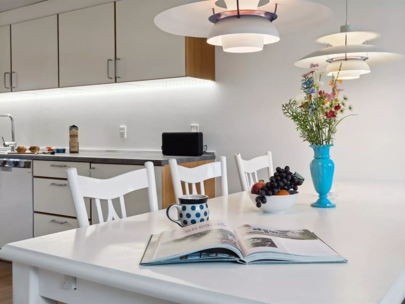 "Ienngelild" - 1km to the fjord-Drinnen