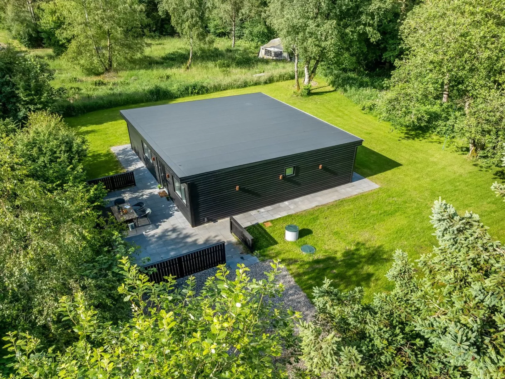 "Scalli" - 1.5km to the fjord-Outside