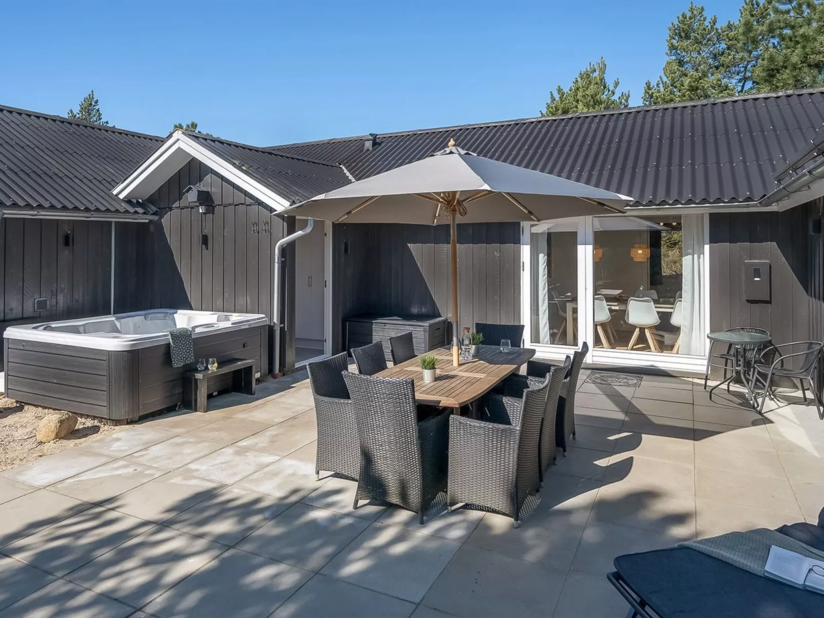 "Allen" - 1km from the sea-Outside