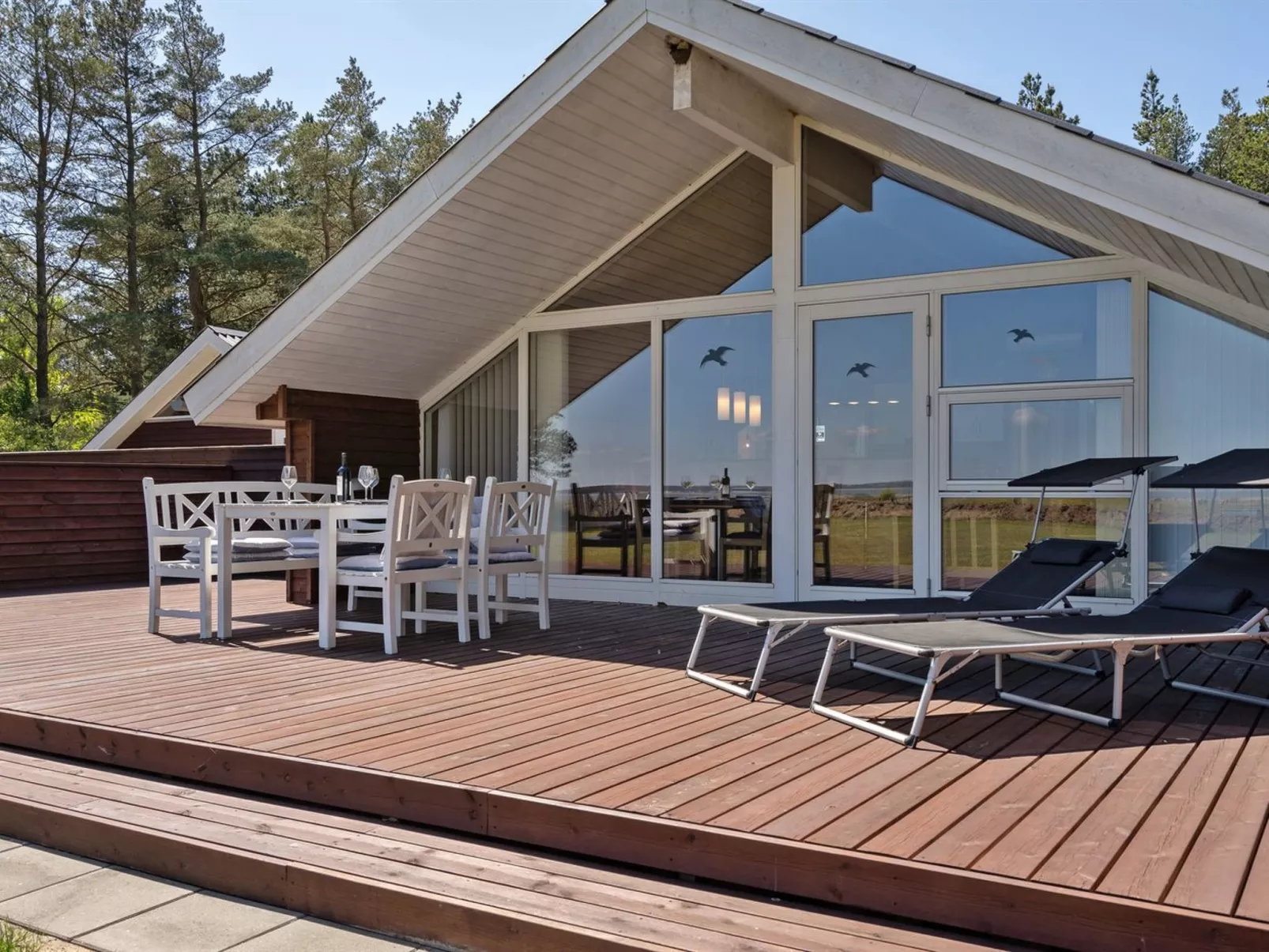 "Saila" - 500m to the fjord-Outside