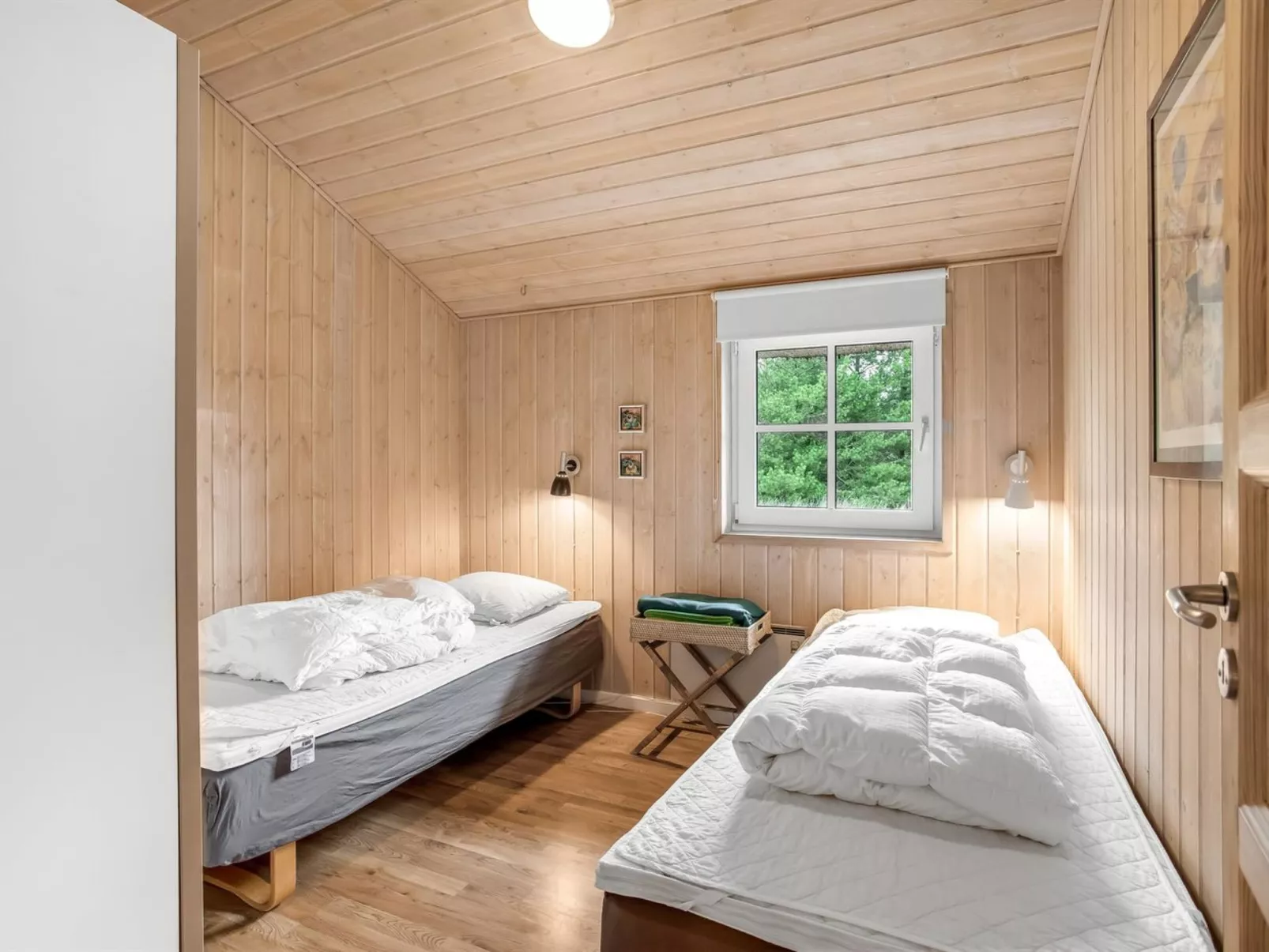 "Ronna" - 2.2km from the sea-Inside