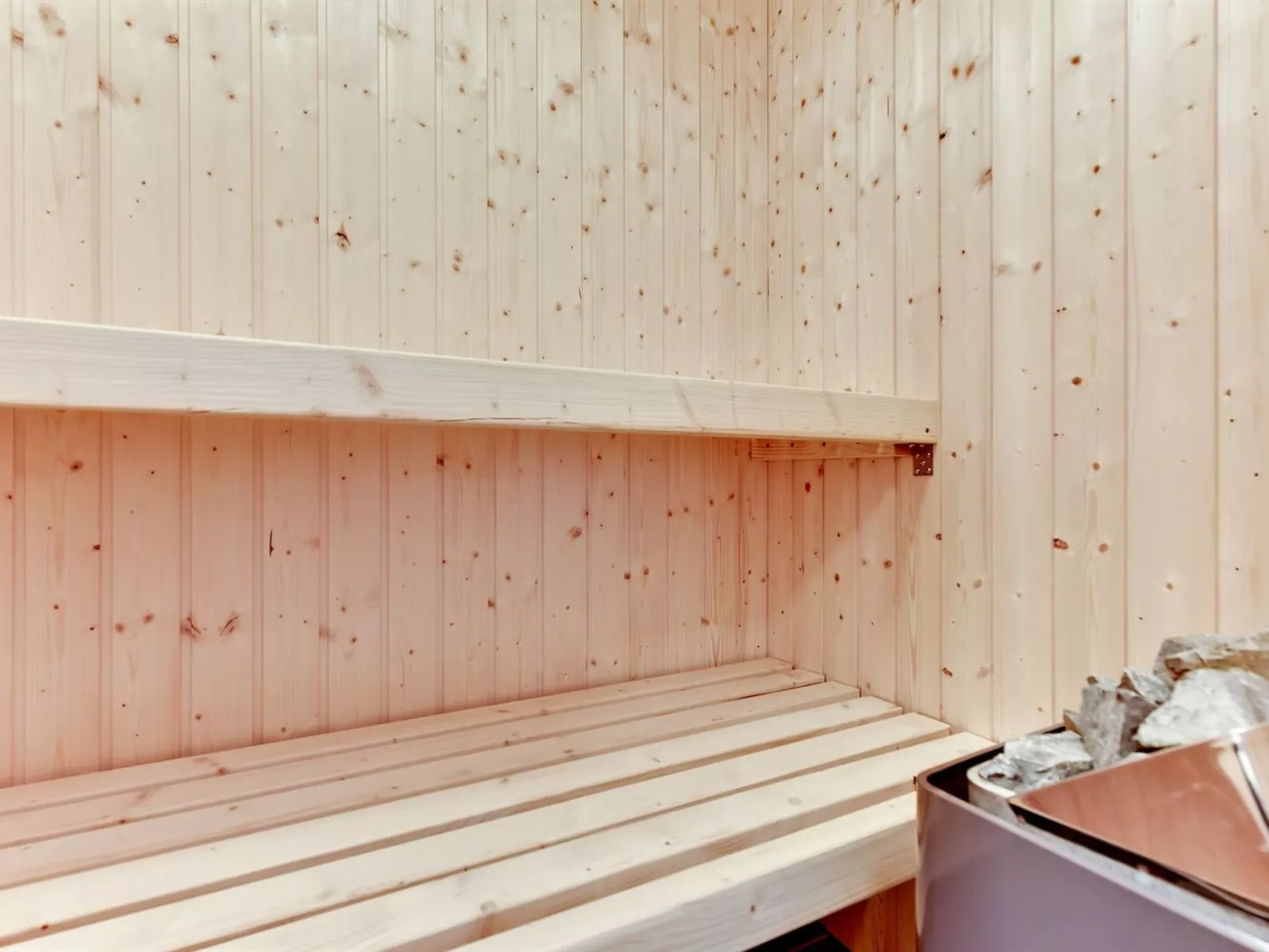 "Sada" - 12km from the sea-Inside