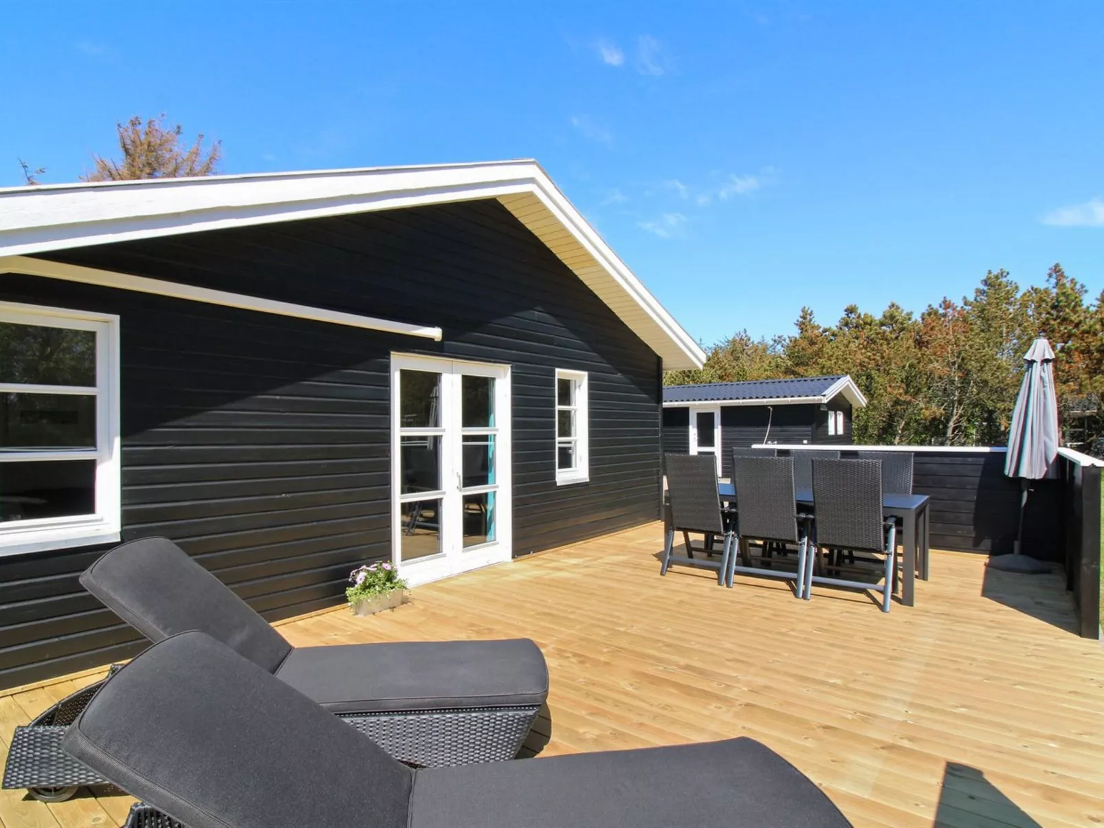 "Hillmari" - 200m from the sea-Outside