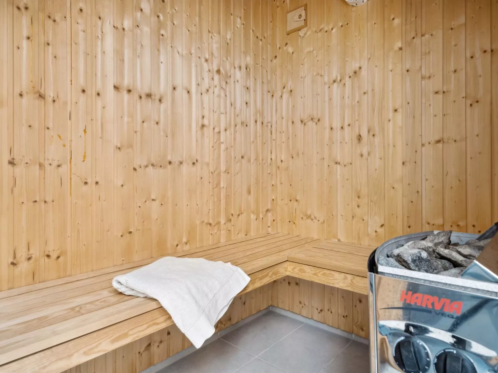 "Amai" - 4.5km from the sea-Inside