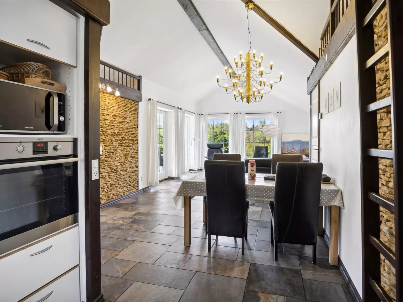 "Sippora" - 29km from the sea-Inside