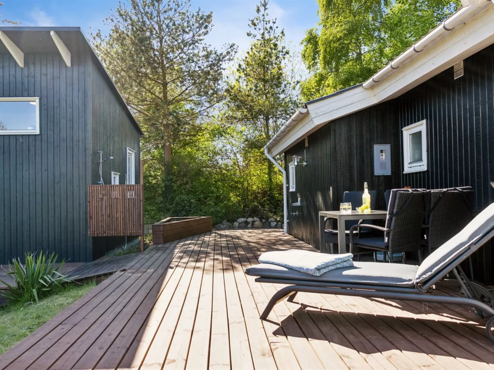 "Sheemen" - 900m from the sea-Outside