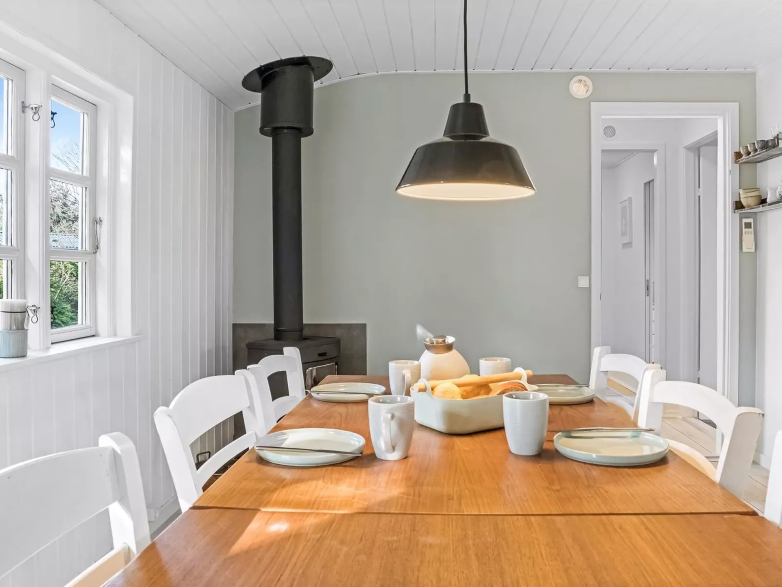 "Synnöve" - 350m from the sea-Inside