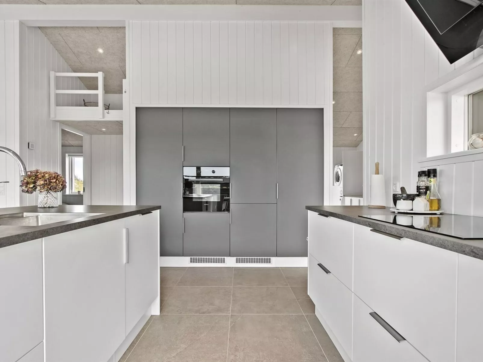 "Frithbjorn" - 900m from the sea-Inside