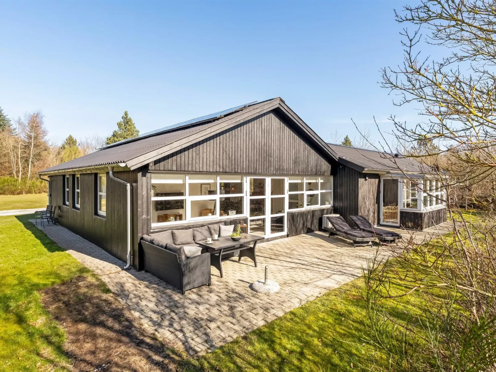 "Karmen" - 250m to the fjord-Outside