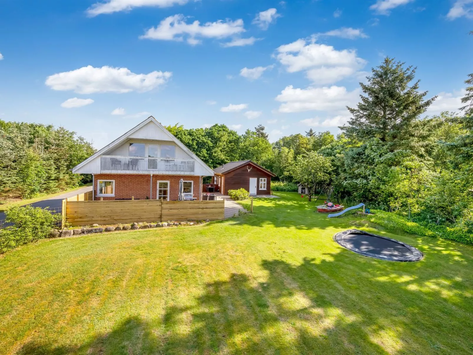 "Ditleif" - 8km to the fjord-Outside