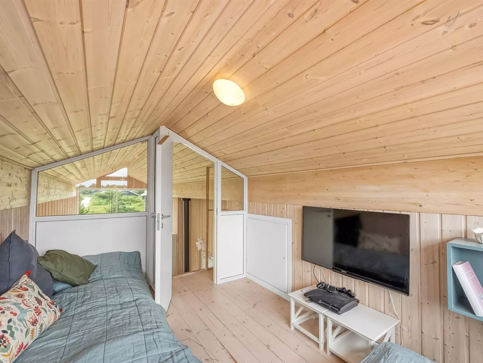 "Felicita" -  from the sea-Dedans