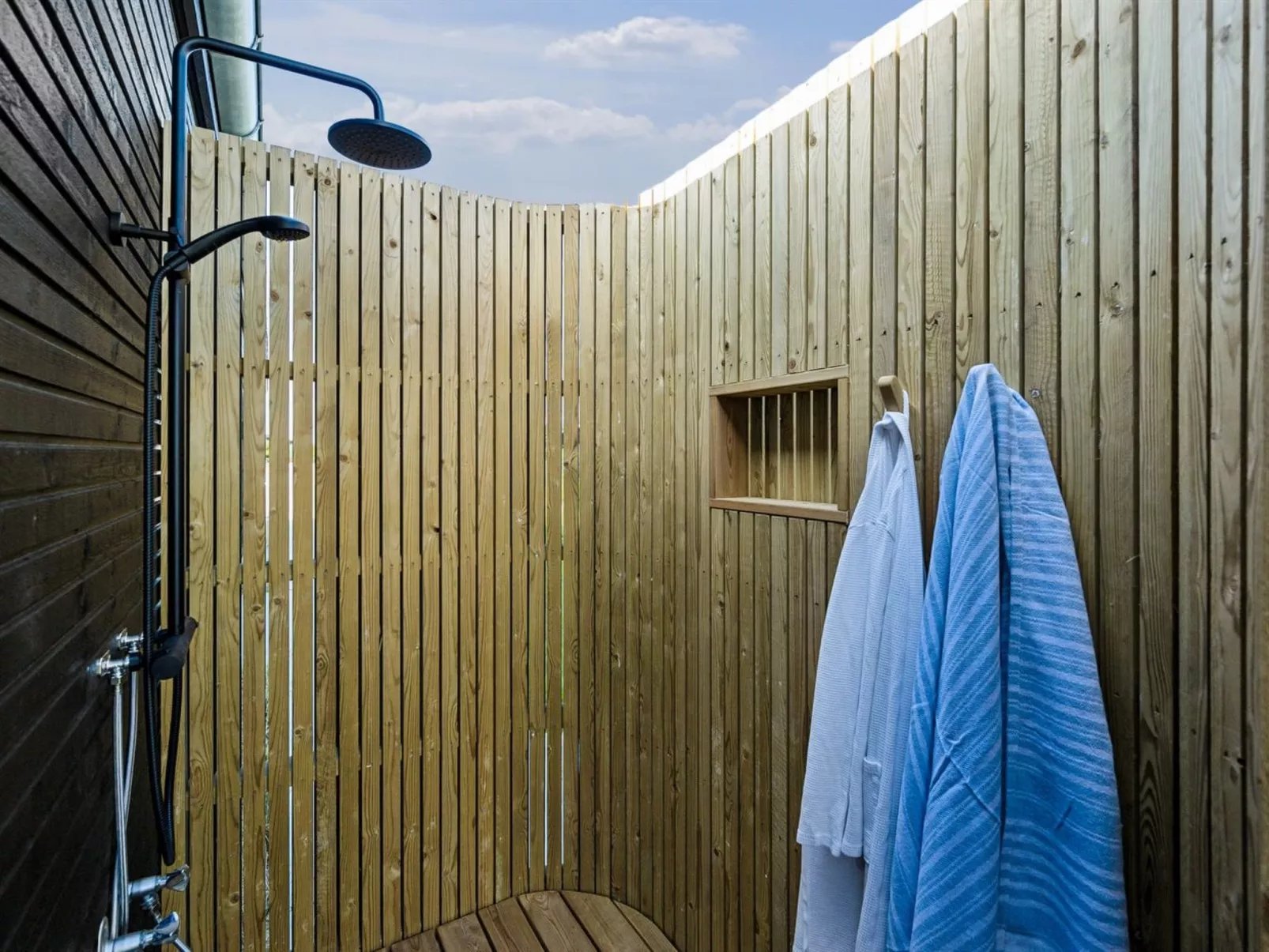 "Lyder" - 400m from the sea-Outside