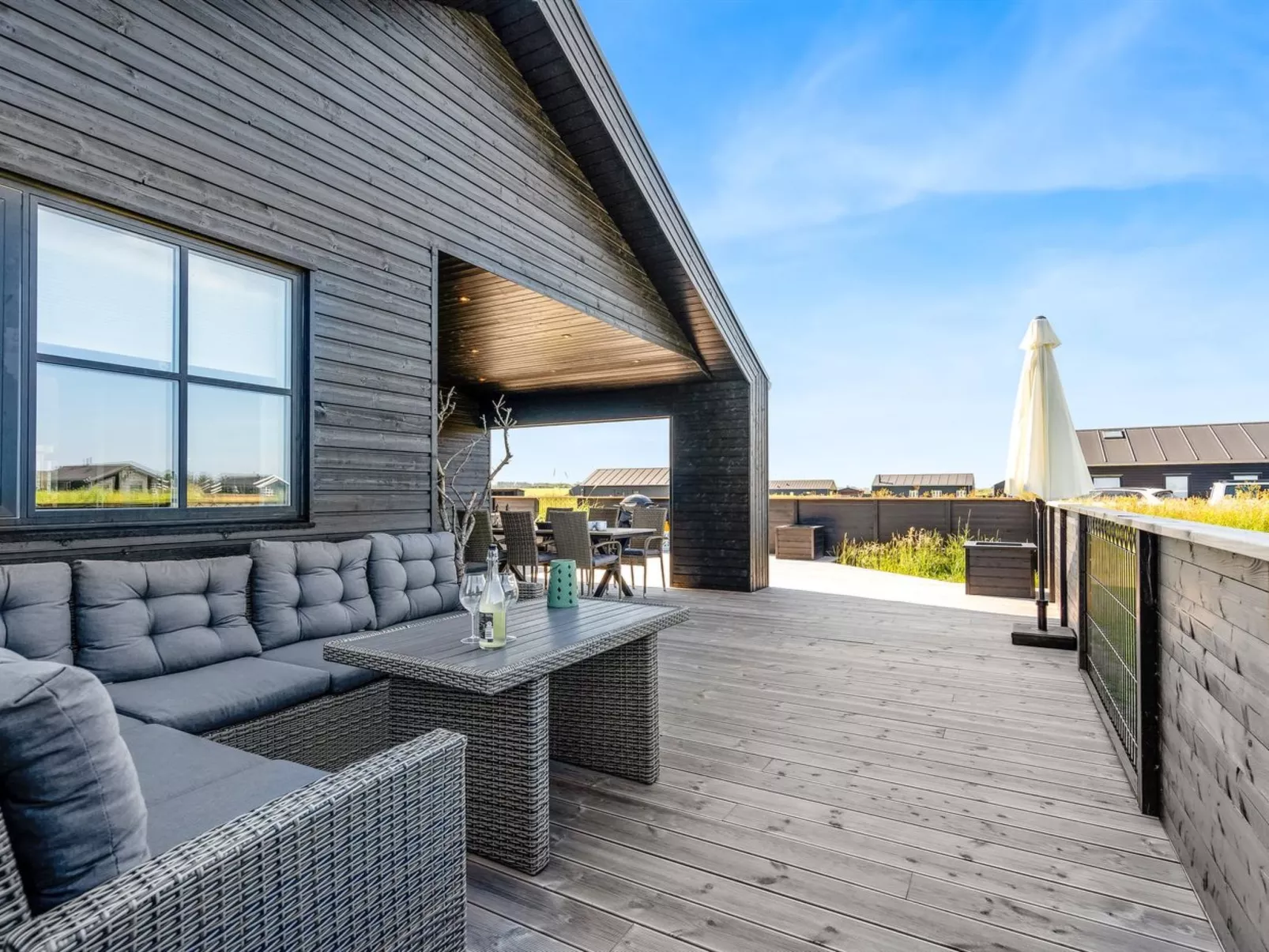 "Inola" - 1km from the sea-Outside