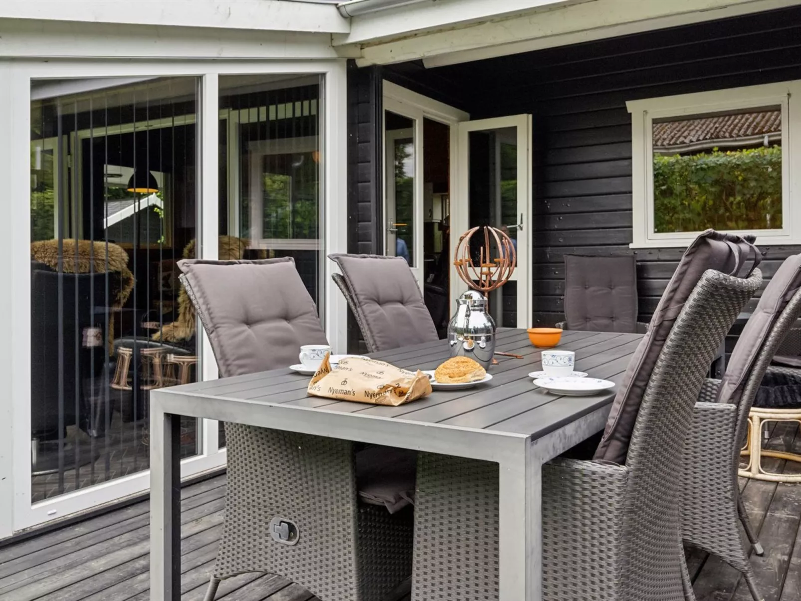 "Araminta" - 800m from the sea-Outside