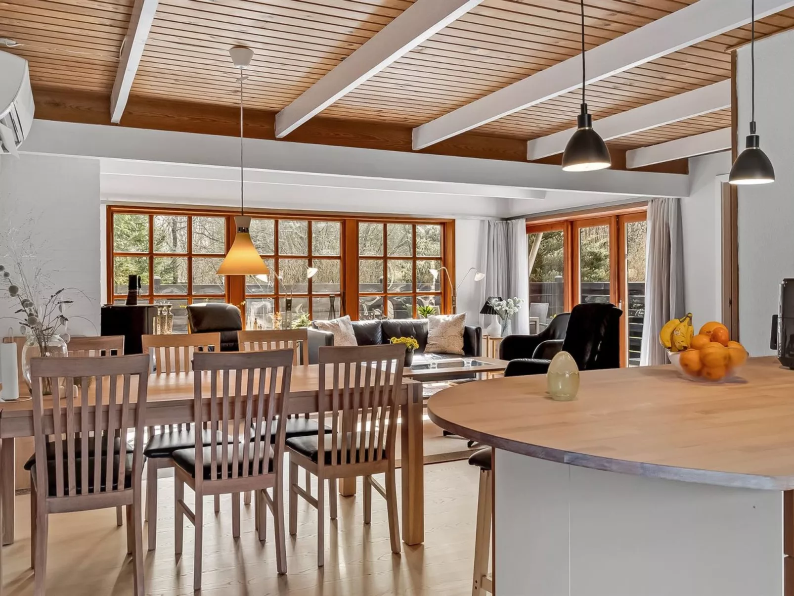 "Berner" - 30km from the sea-Inside