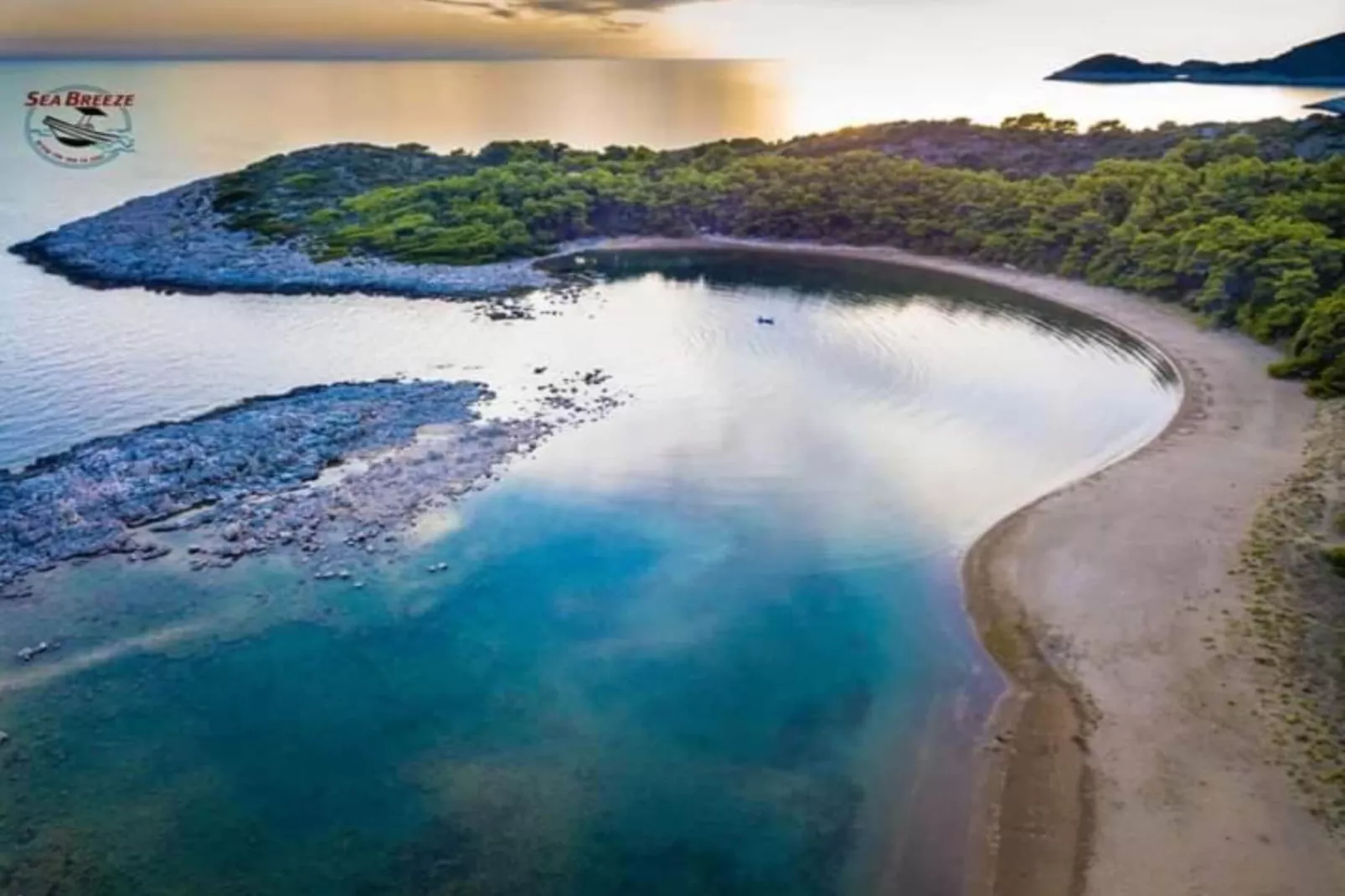 Apartments Franka Saplunara-Twin Room with Terrace and Sea view  No1-Ambiance