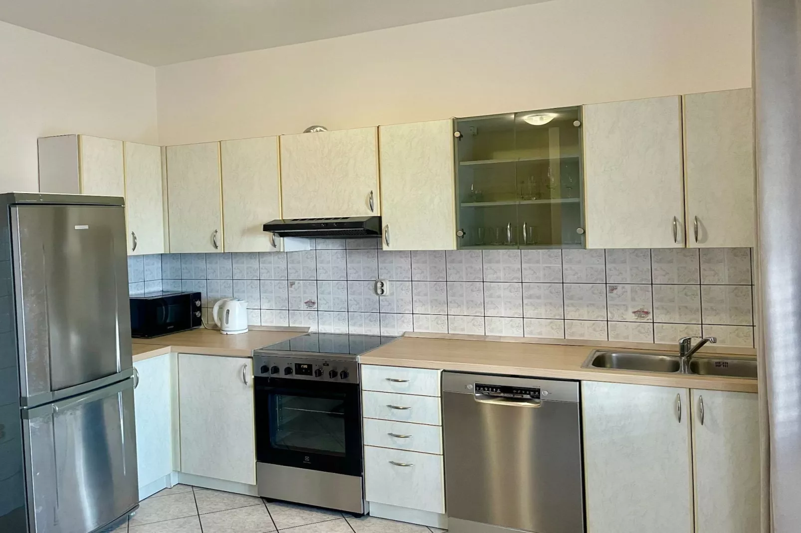 Apartments Magdales - Comfort Three Bedroom Apartment with Balcony A2-Kitchen