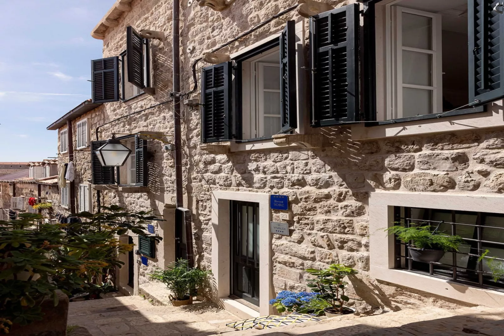 Vivaldi - Deluxe Double Room with Side City View (S3)-Im Freien