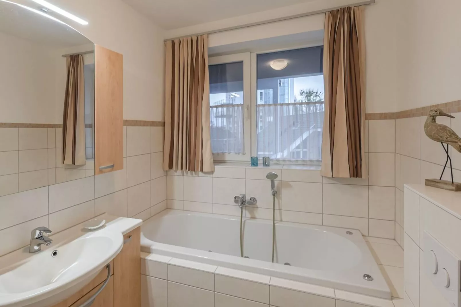 Mitteldeck 434-Badezimmer