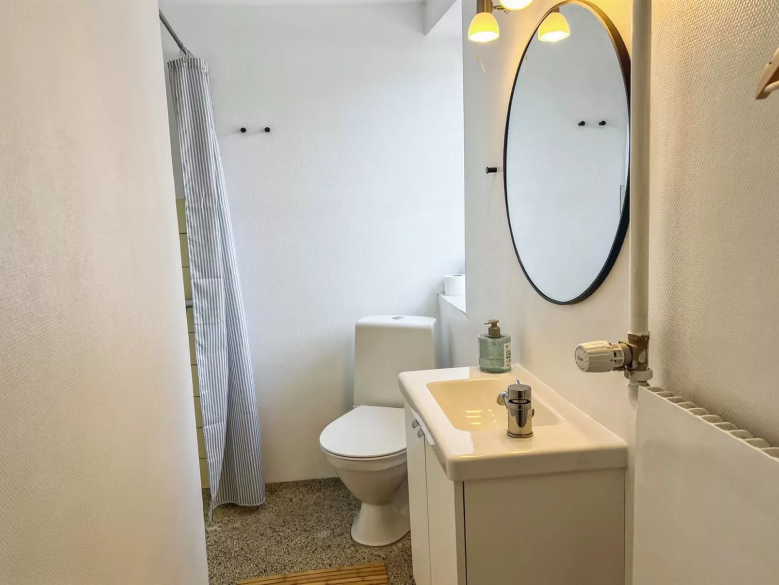 "Garbine" - 1.5km from the sea-Inside