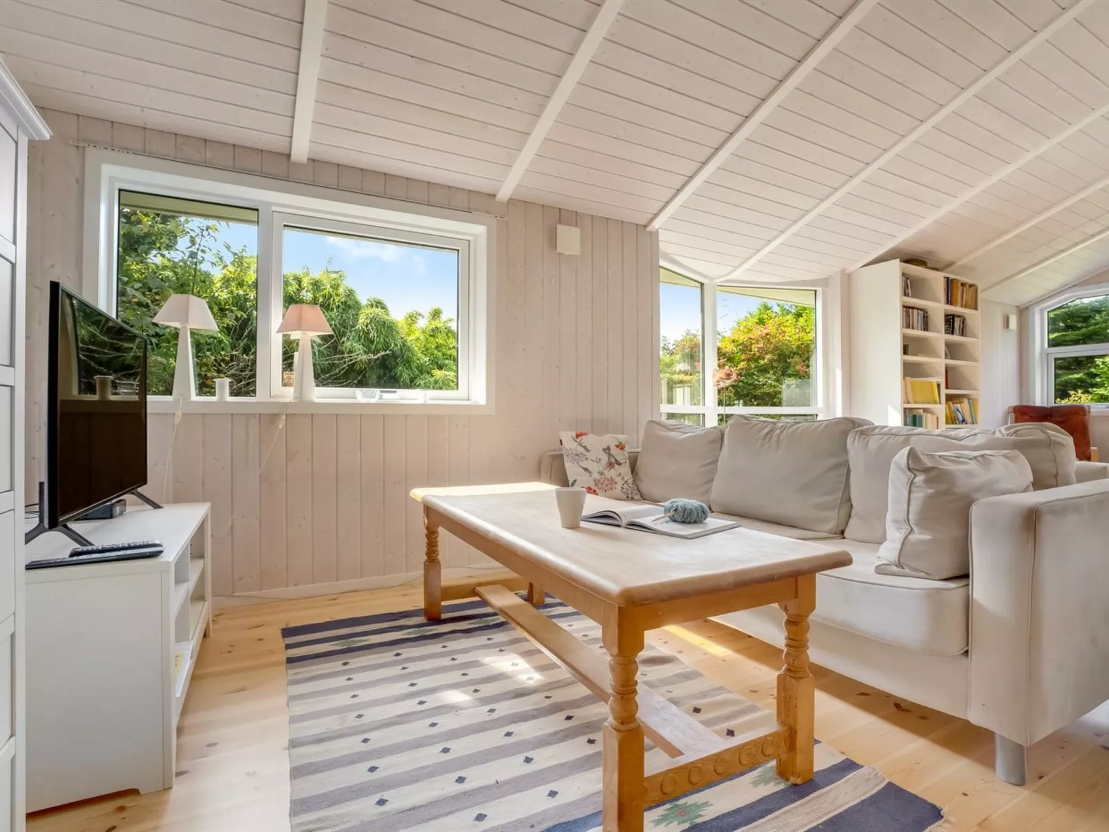 "Nashota" - 600m from the sea-Inside