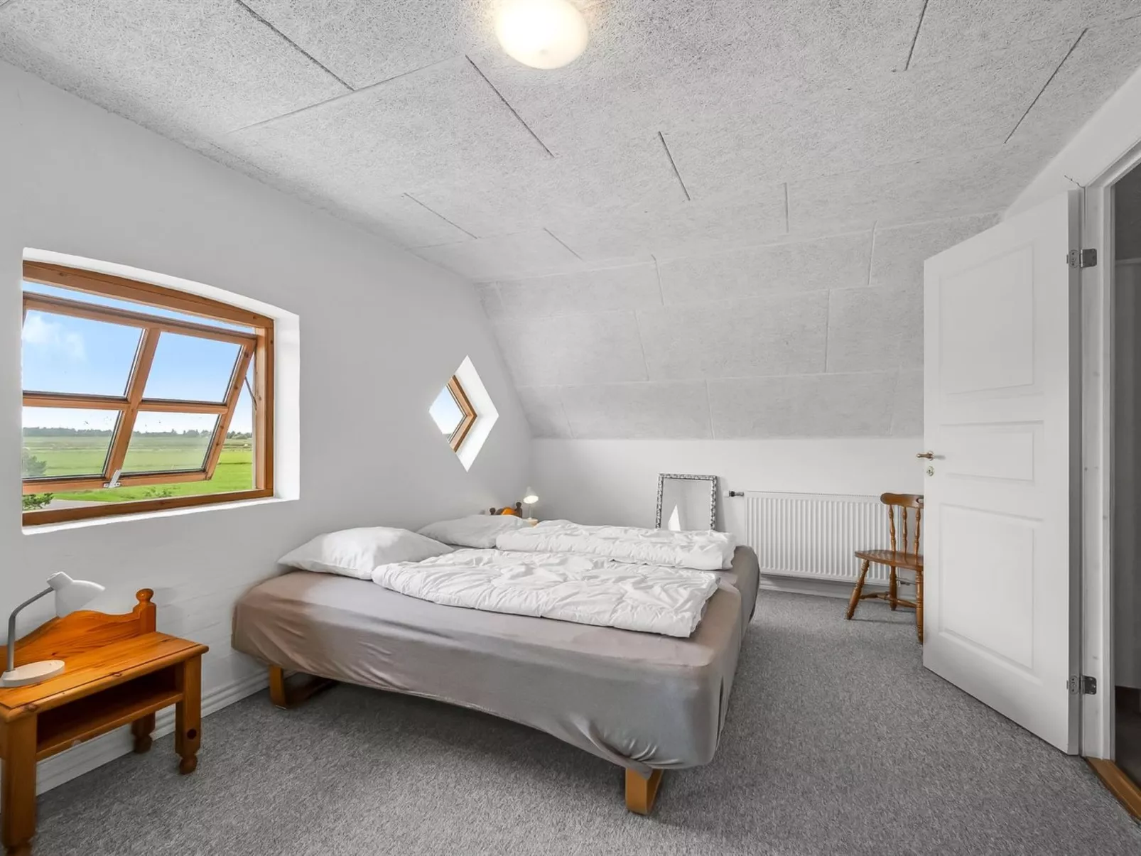 "Darleen" - 850m to the fjord-Drinnen