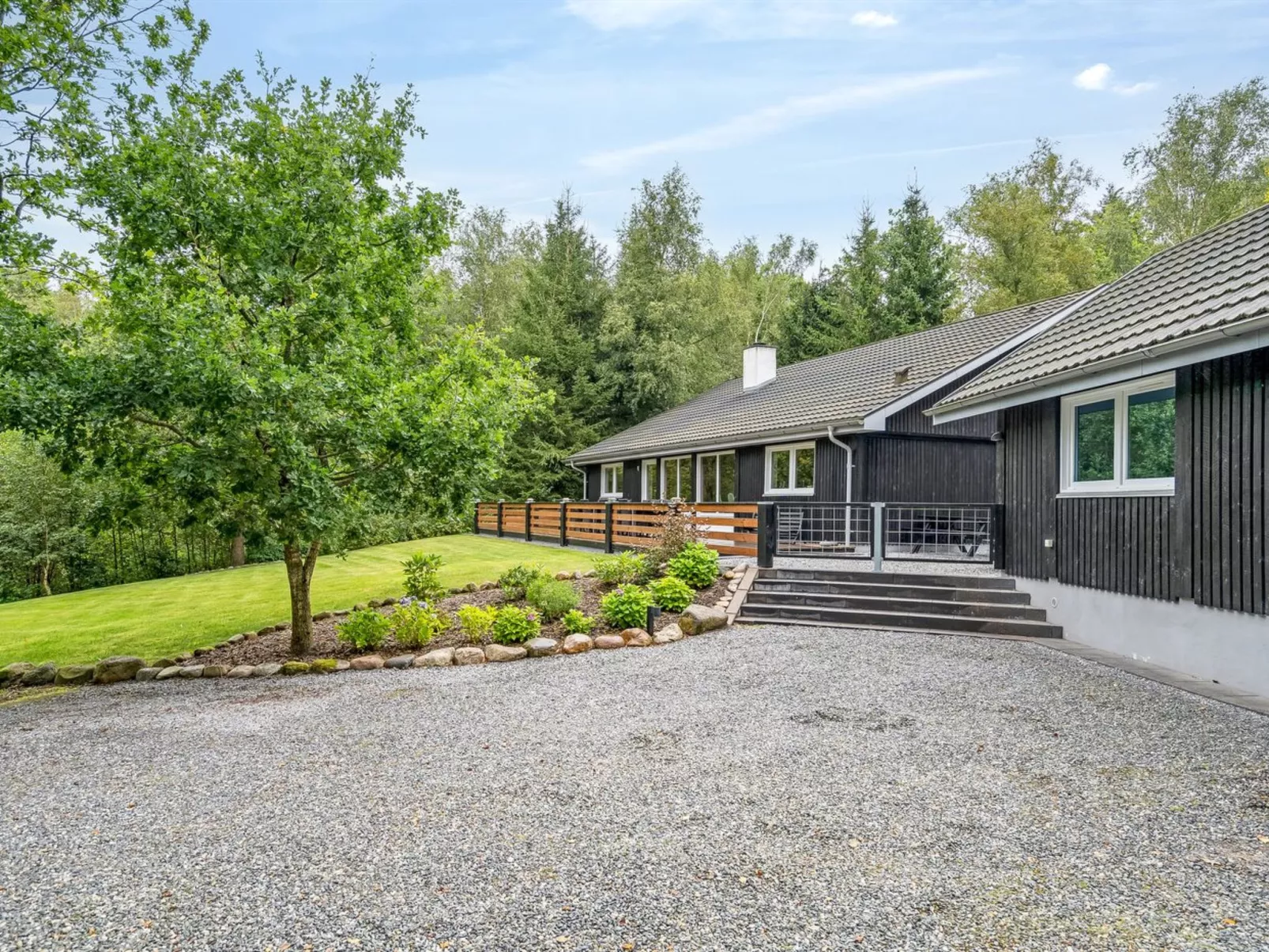 "Vicente" - 14km to the fjord-Outside