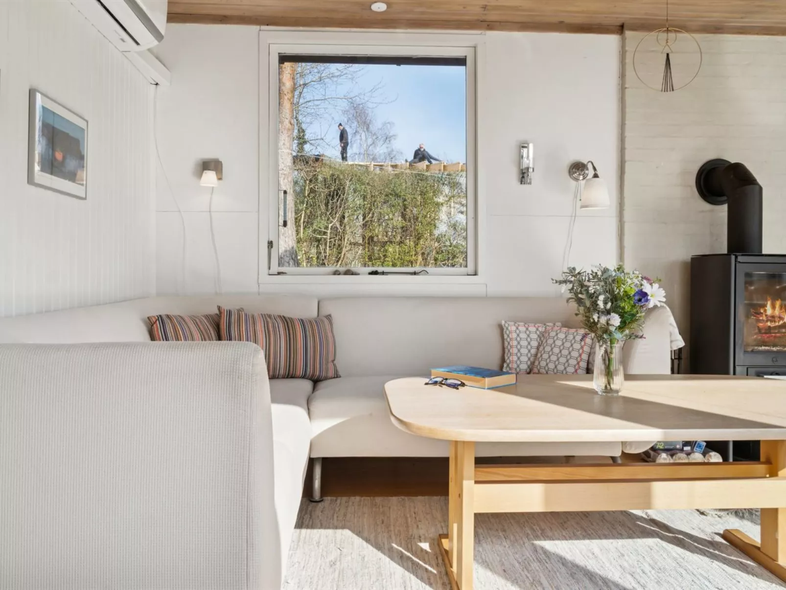 "Salka" - 200m to the fjord-Drinnen