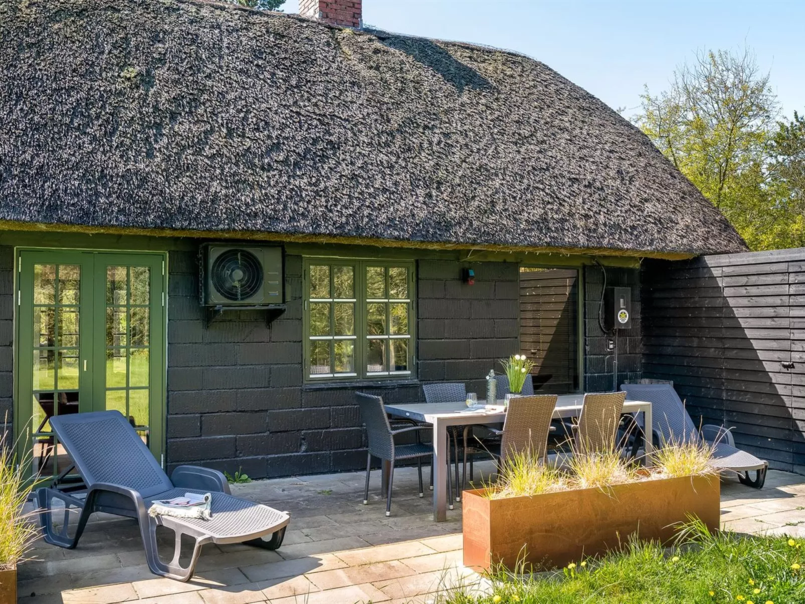 "Matilda" - 1.6km from the sea-Outside