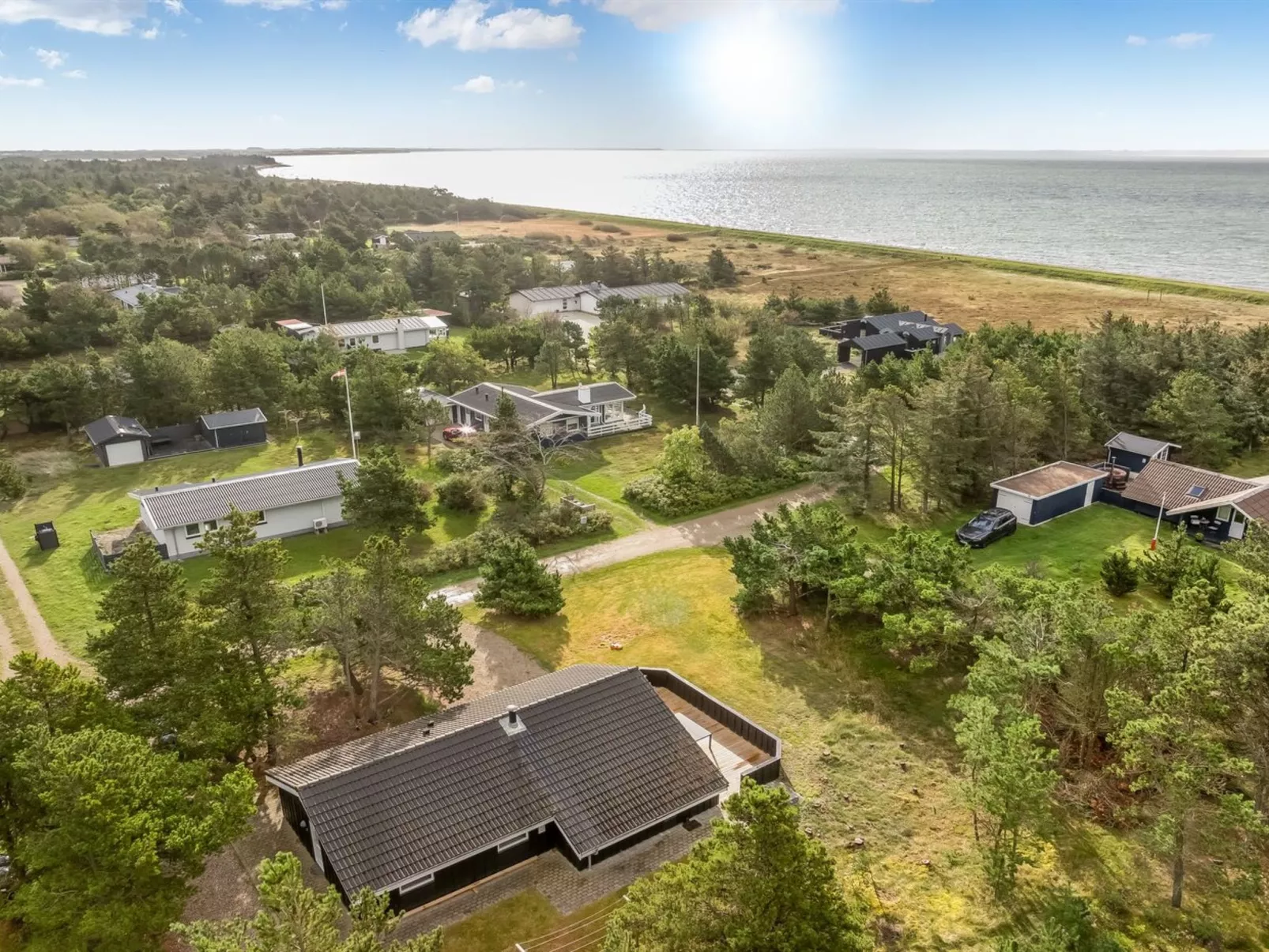 "Skrollan" - 200m to the fjord-Outside