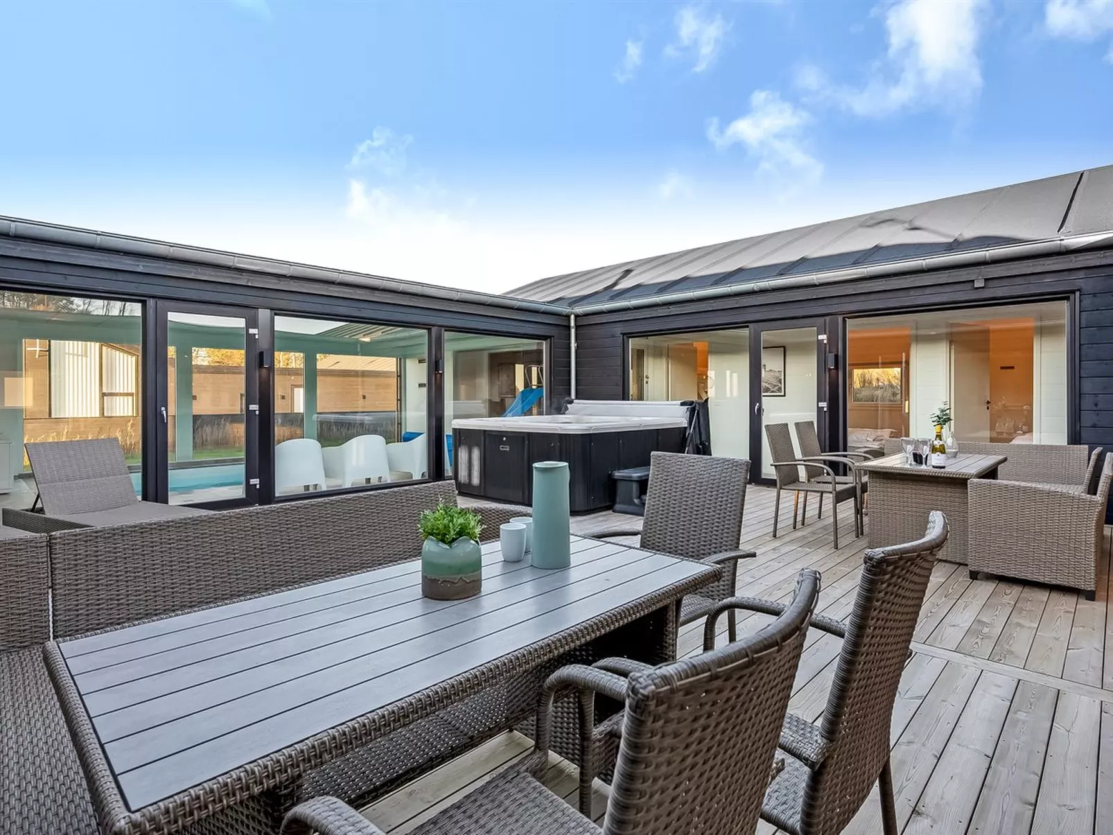 "Hana" - 800m from the sea-Outside