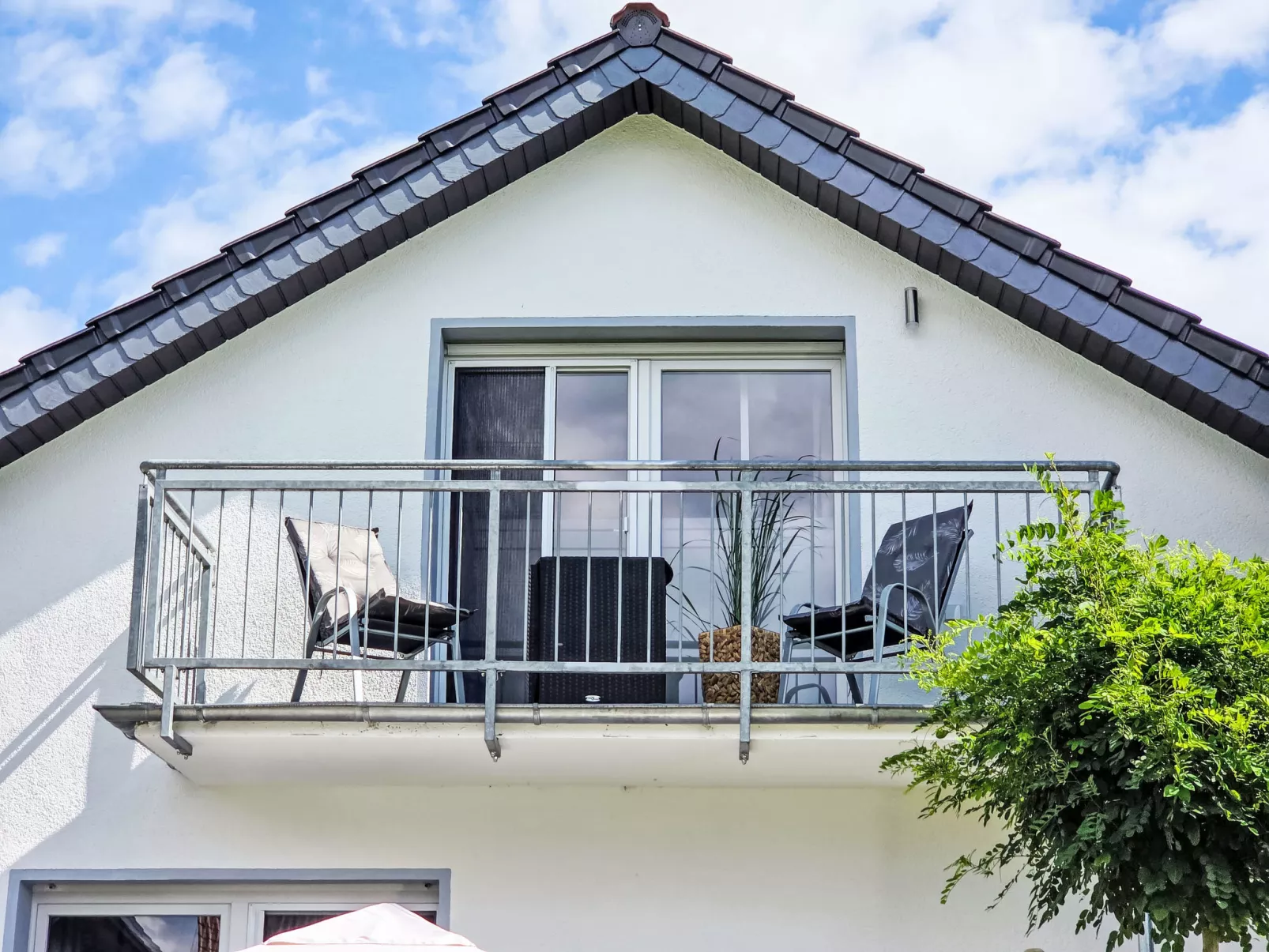 Lindenstraße-Outside