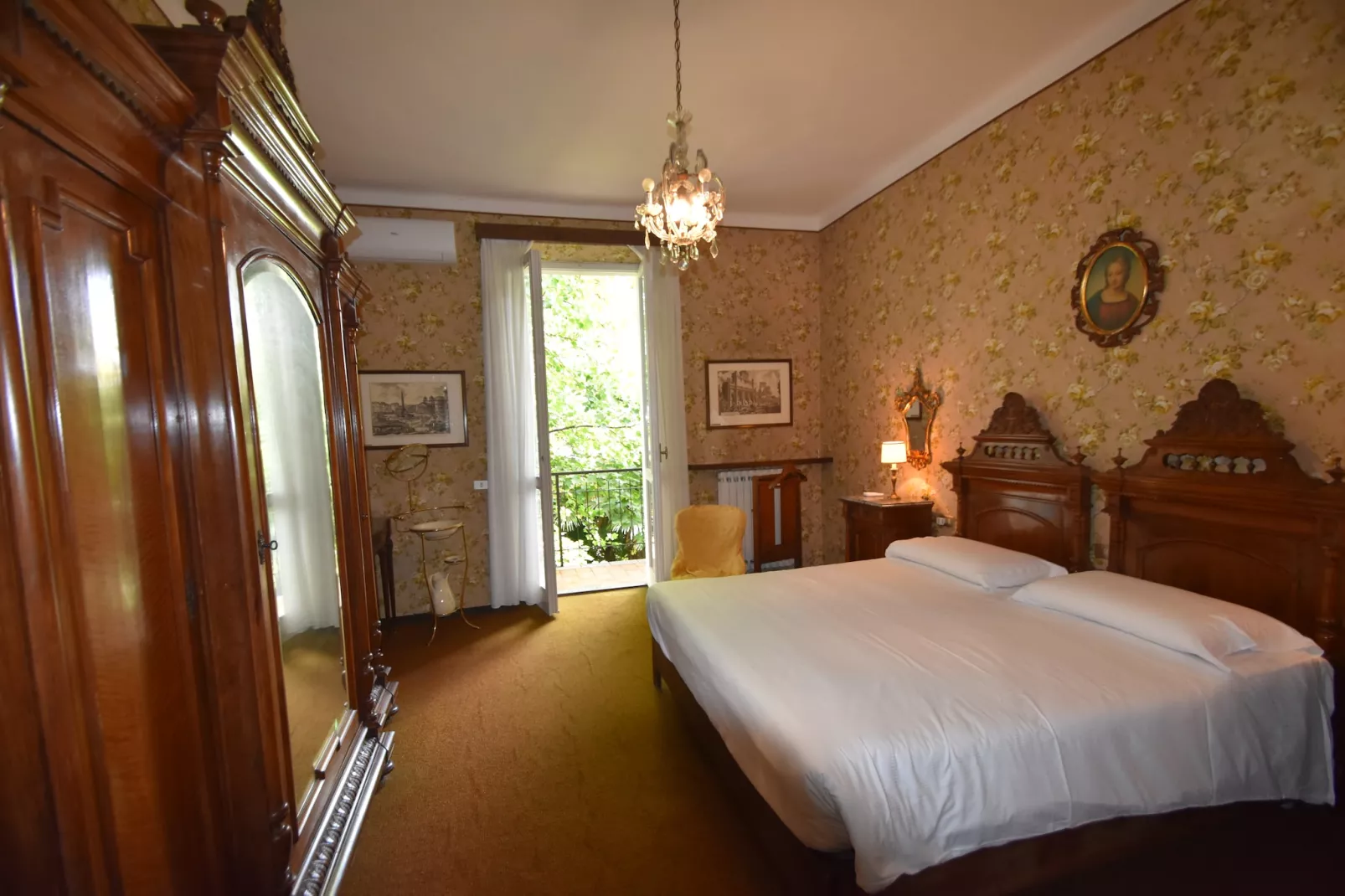 Nouvelle Belle Epoque-Bedroom