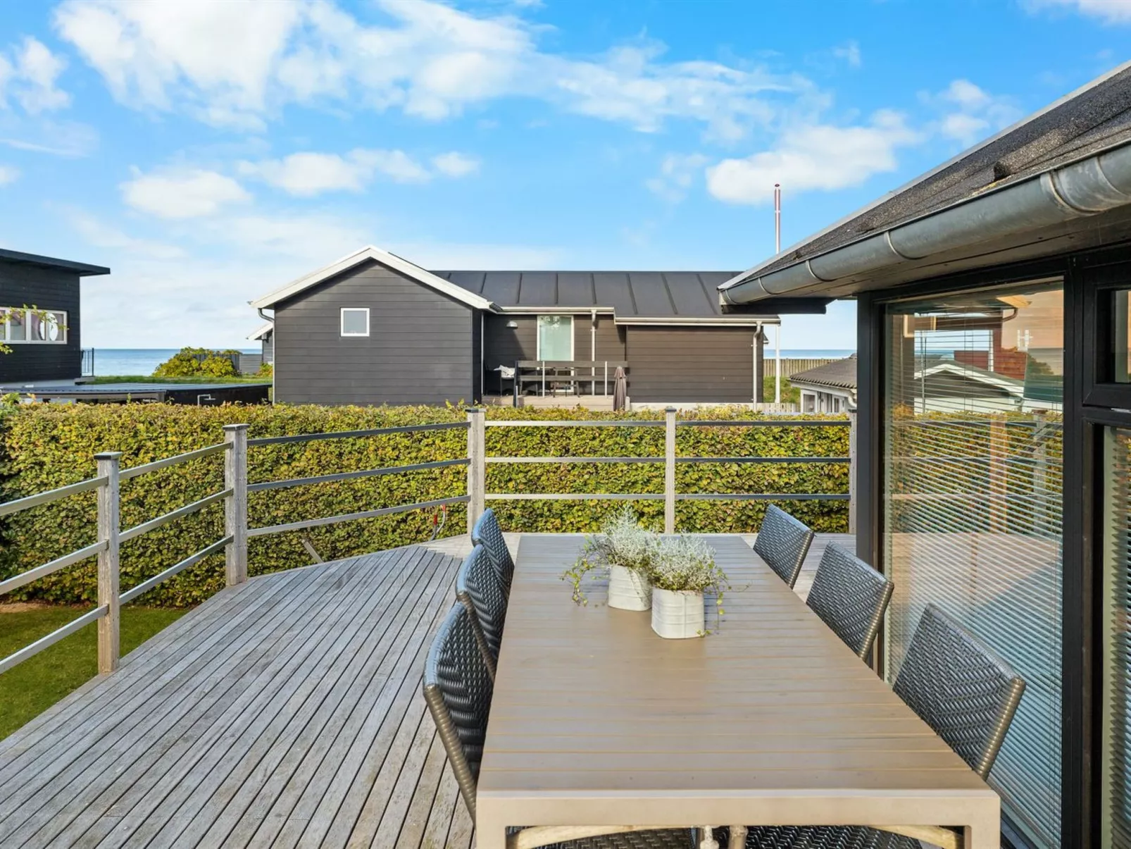 "Berner" - 40m from the sea-Outside