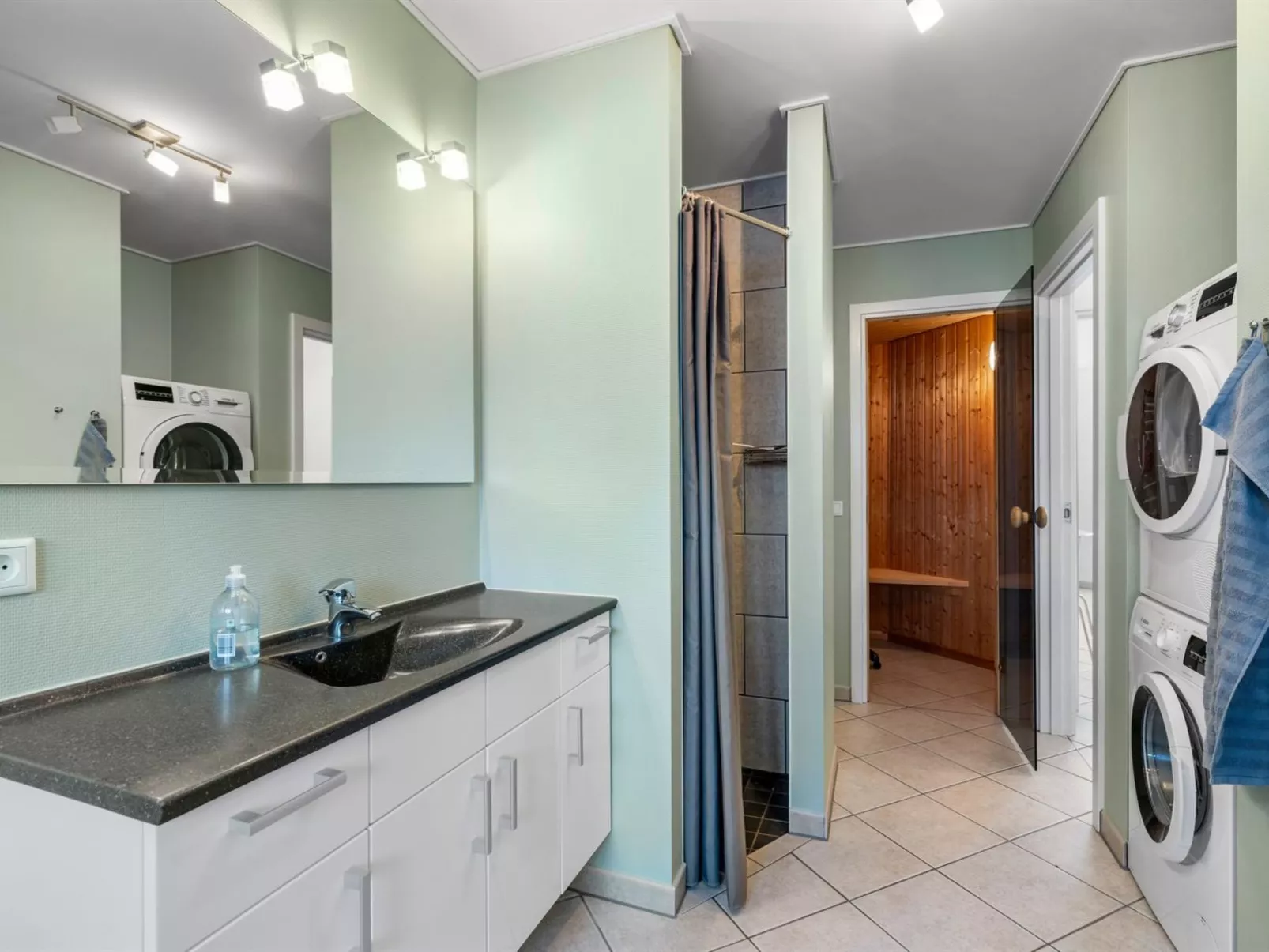 "Casjen" - 250m from the sea-Inside