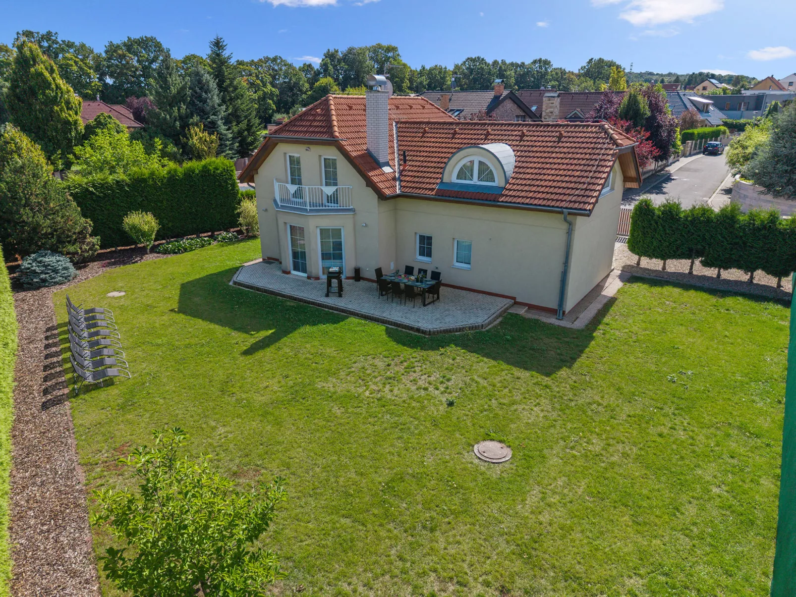 Garden & Terrace Villa-Drinnen