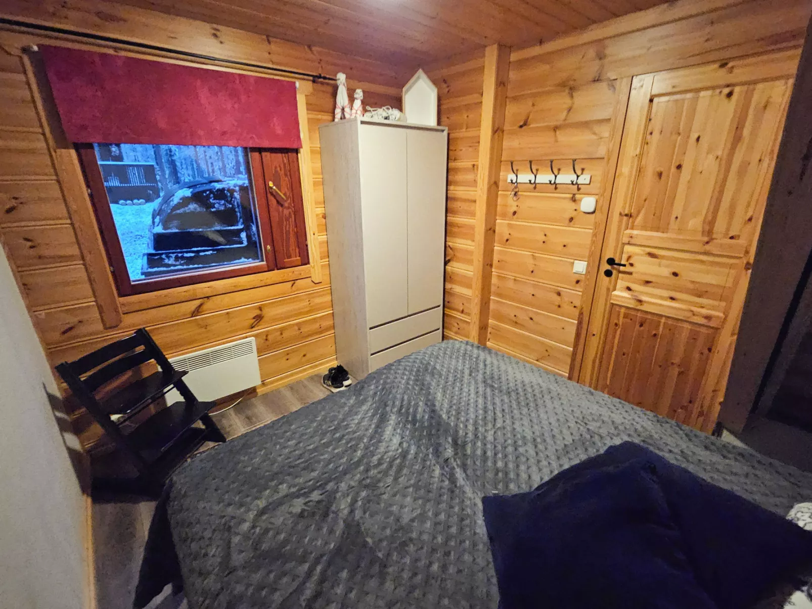 Rovarakka 1 b-Inside