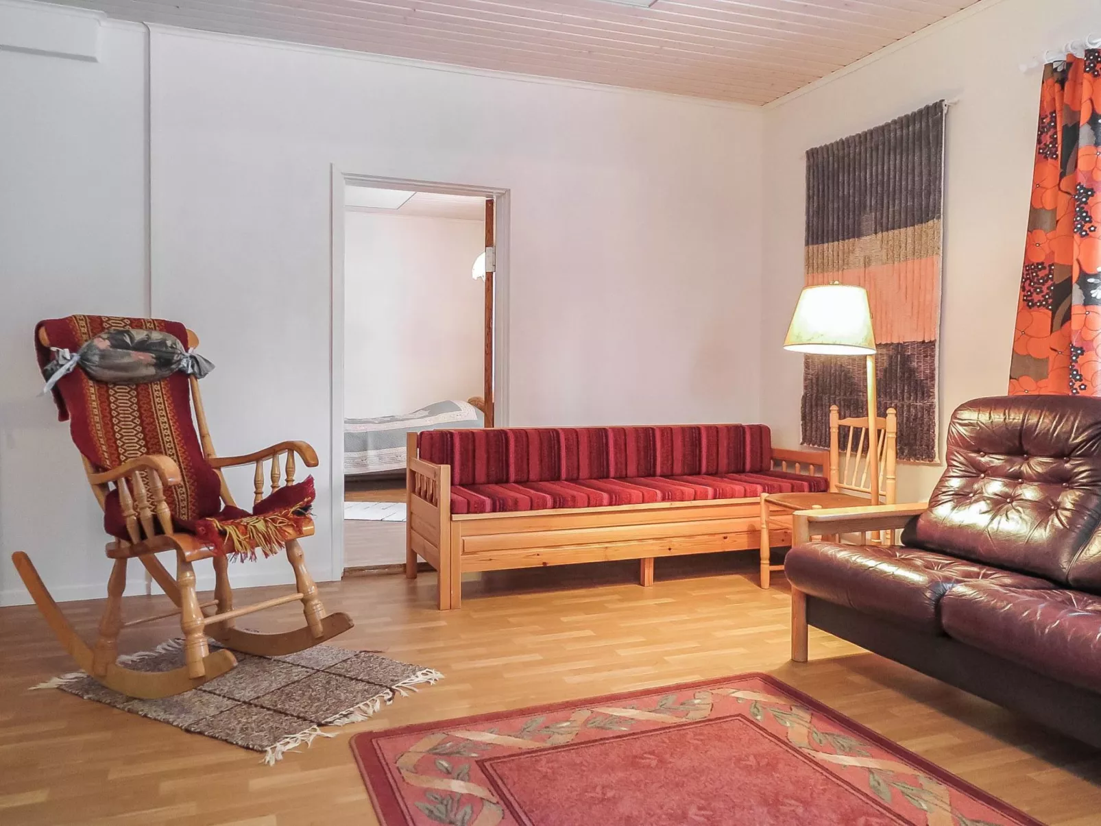 Levin mummola-Dedans