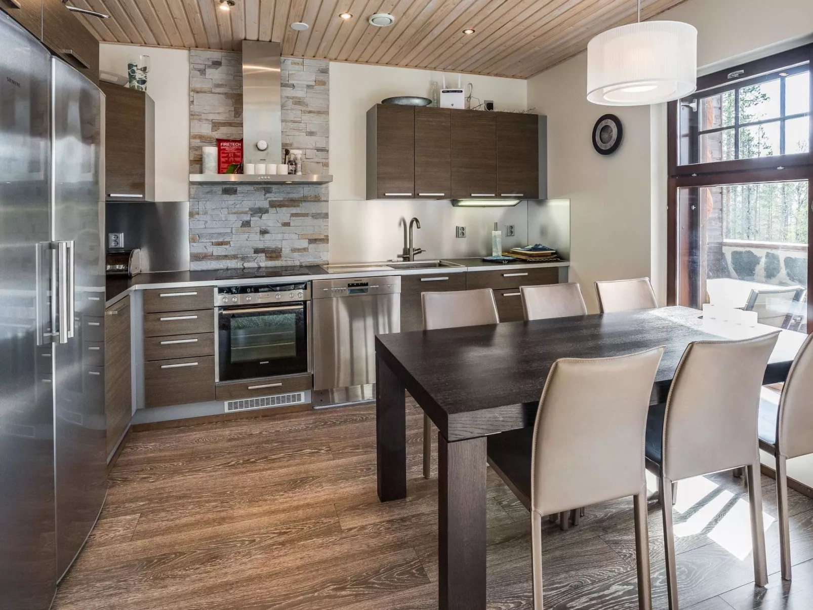 Karhunkieppi 11a-Drinnen