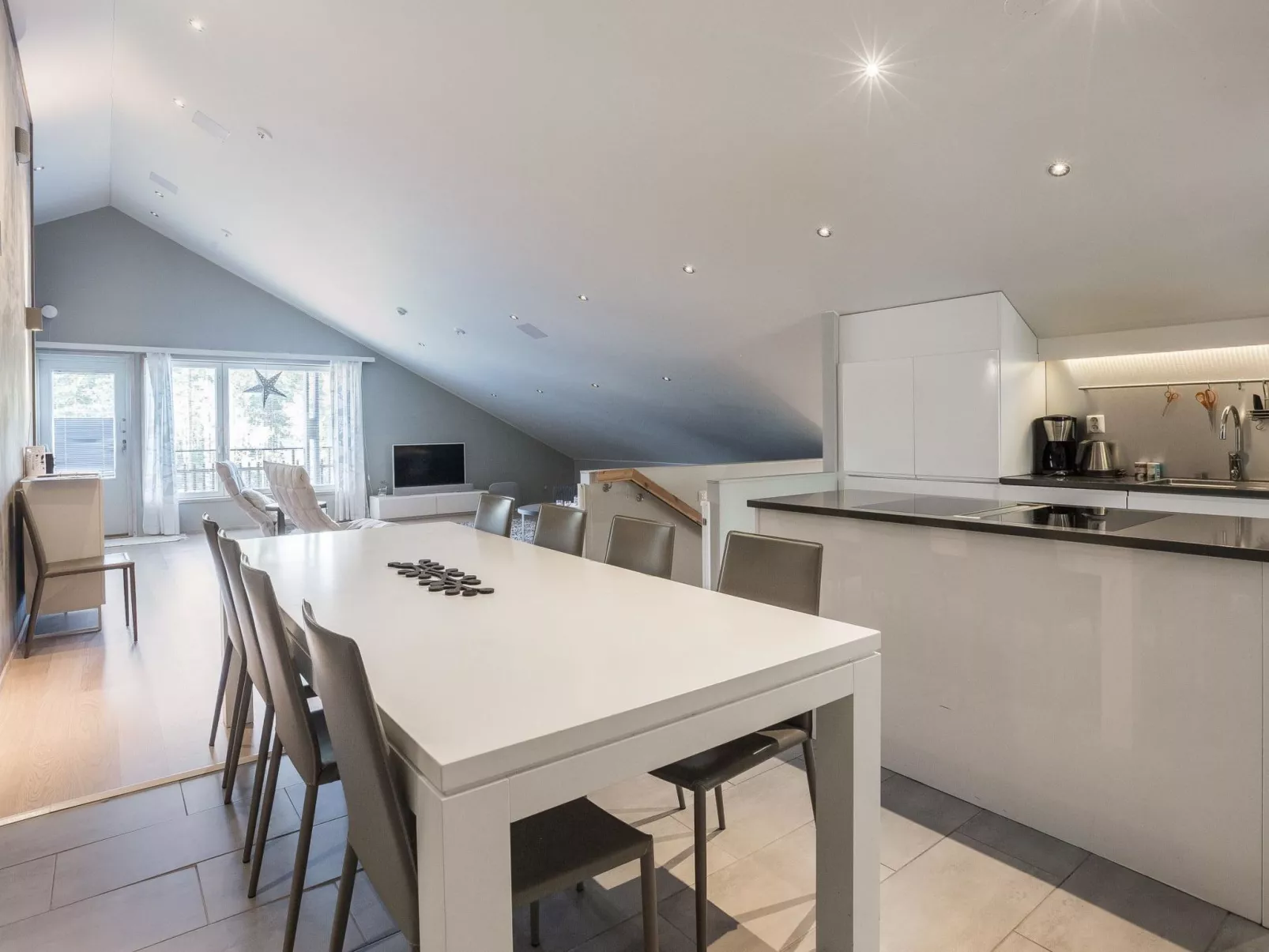 Levin stara c 15-Drinnen