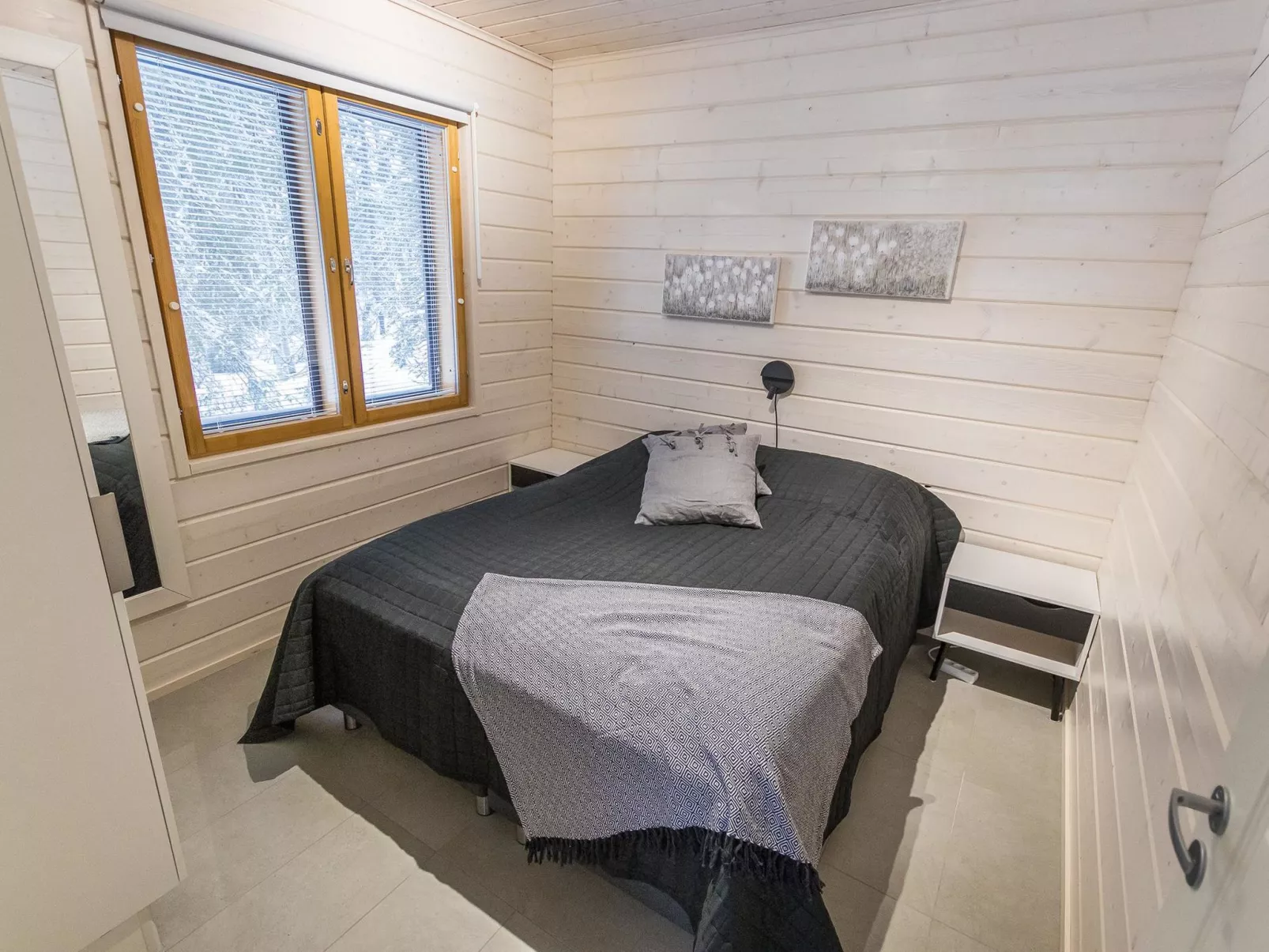 Kuuraparta a-Drinnen