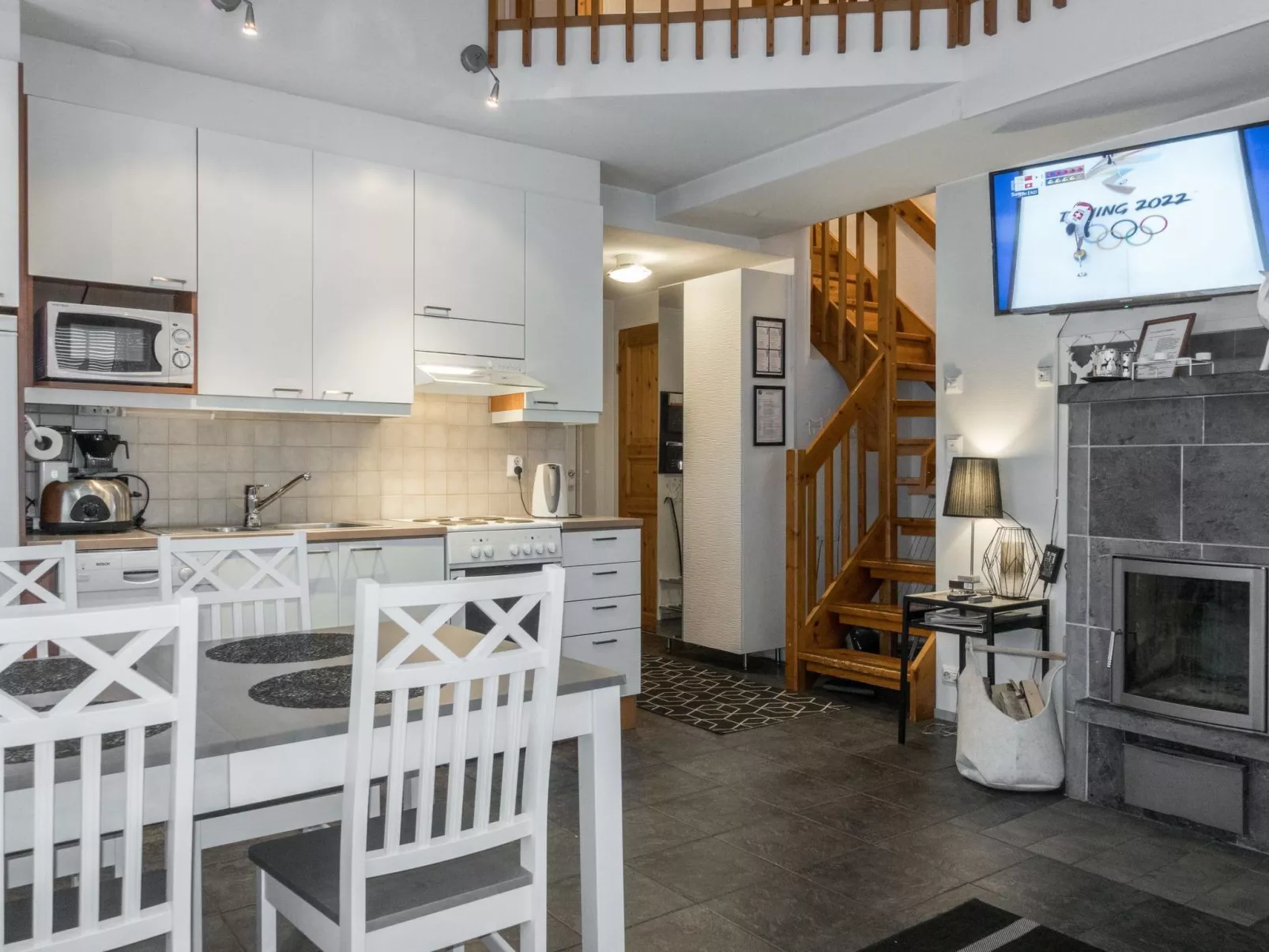 Keskuskuja b4-Inside