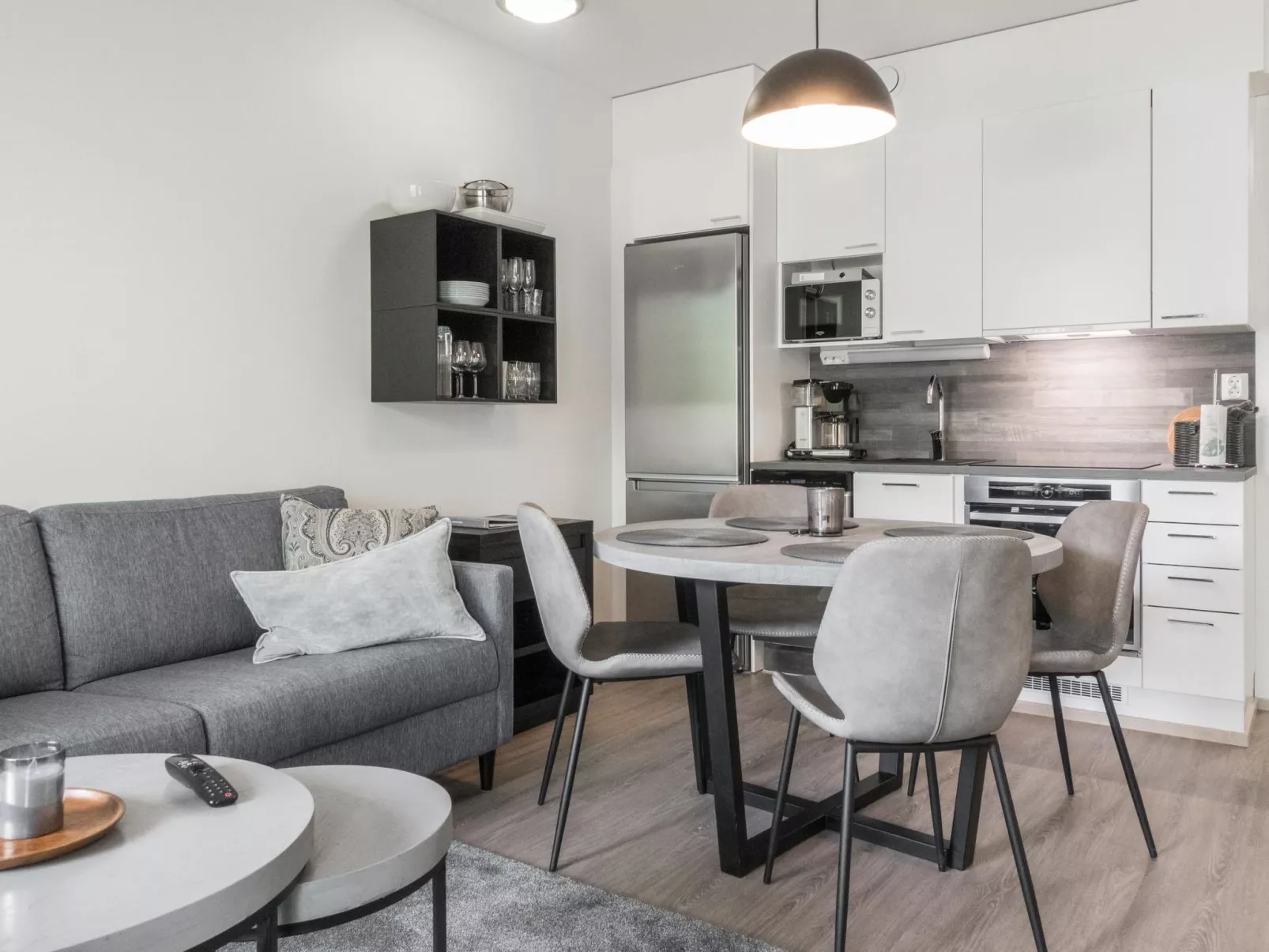 Tievan aurinkorinne dina-Dedans